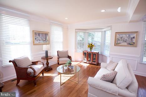 NEWTOWN WALK - Residential