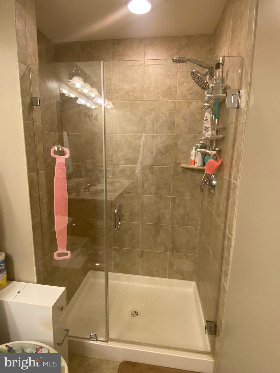 METRO POINTE - Residential