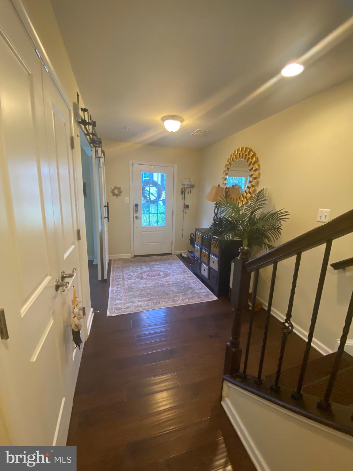 METRO POINTE - Residential