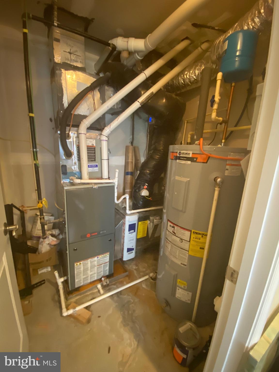 METRO POINTE - Residential