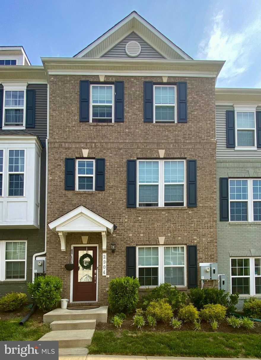 Metro Pointe - Lovely  3 BR, 2 full baths, 2 half baths, and 2 car garage. Spacious kitchen with stainless steel appliances, and gas cook top, and double wall oven. Owner's suite with walk-in closet,  bathroom with double vanity and shower.  Washer and dryer located on bedroom level.  Lower level has a family room and/or office. Minutes to  Landover Metro (Orange Line),  Woodmore Town center, FedEx Field, Prince George's Sports Learning Complex and more!