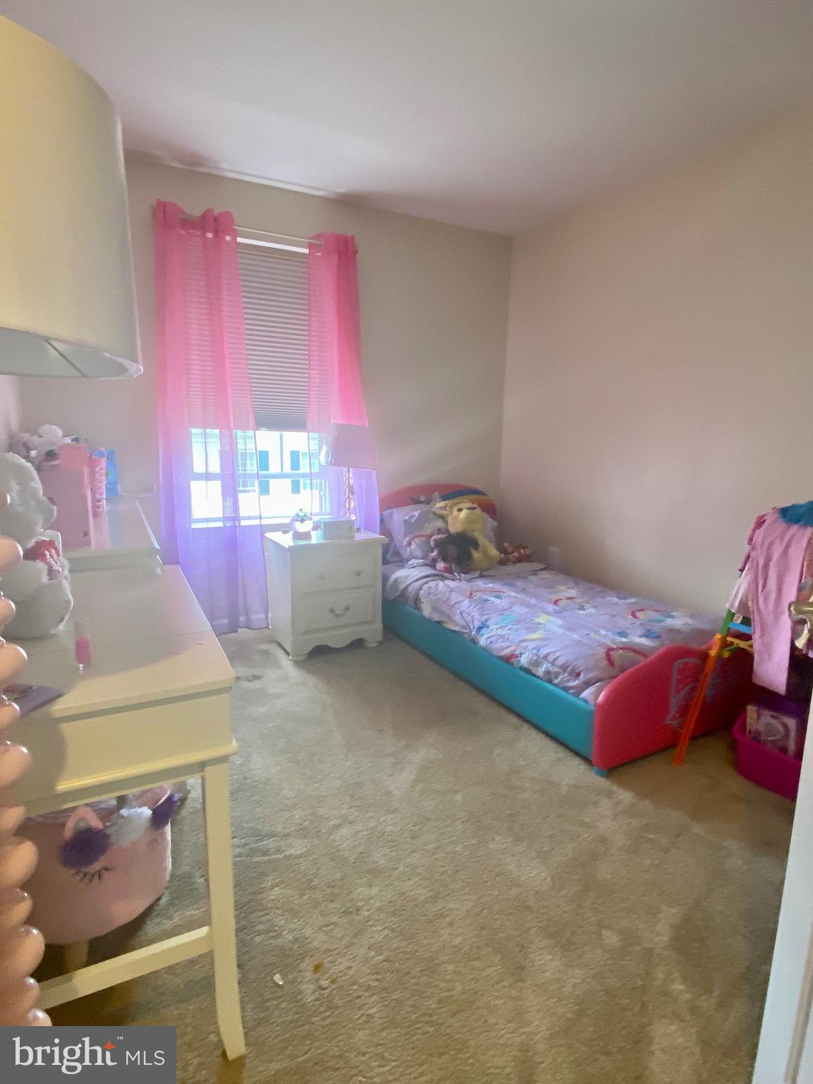 METRO POINTE - Residential