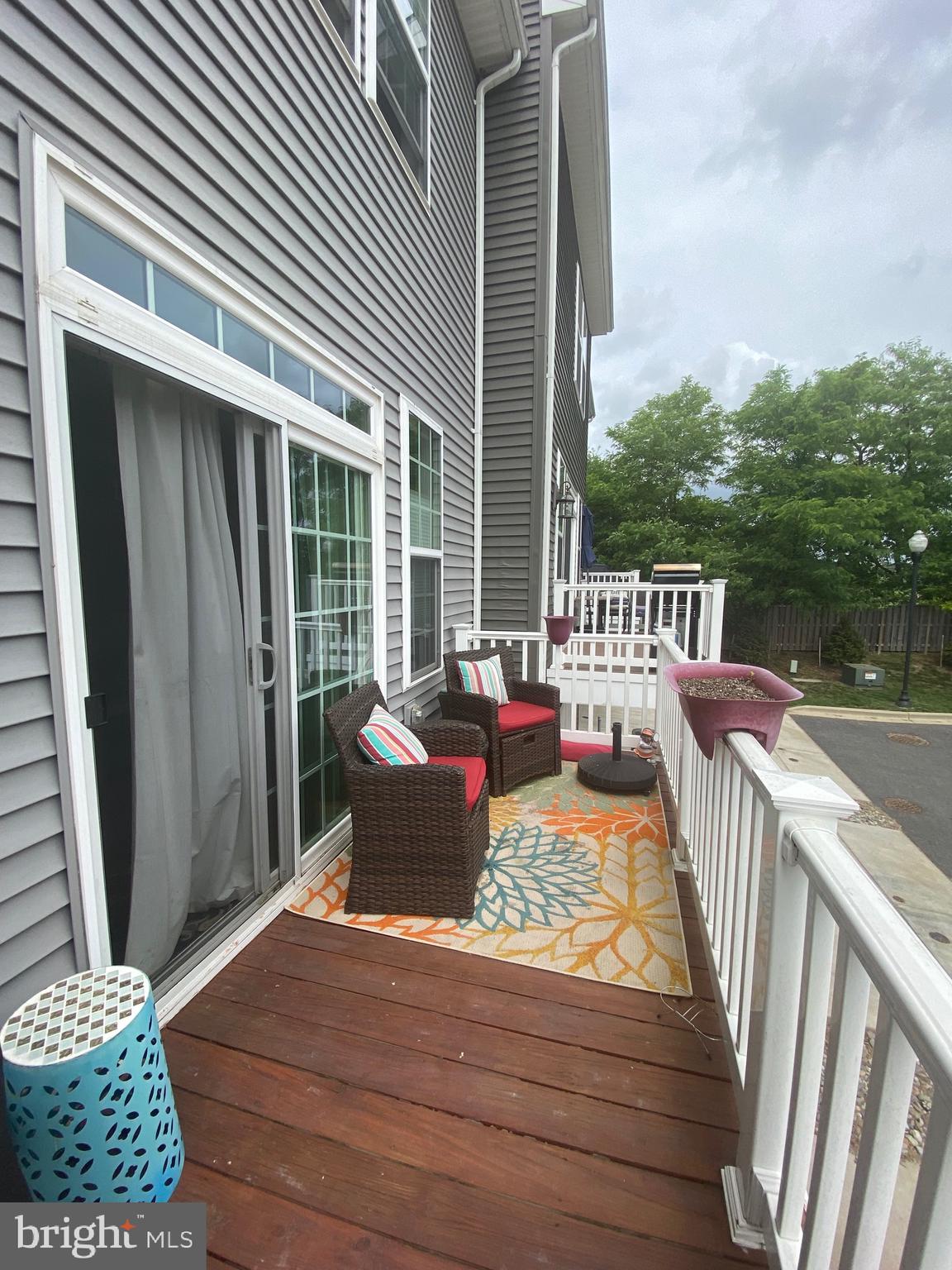 METRO POINTE - Residential