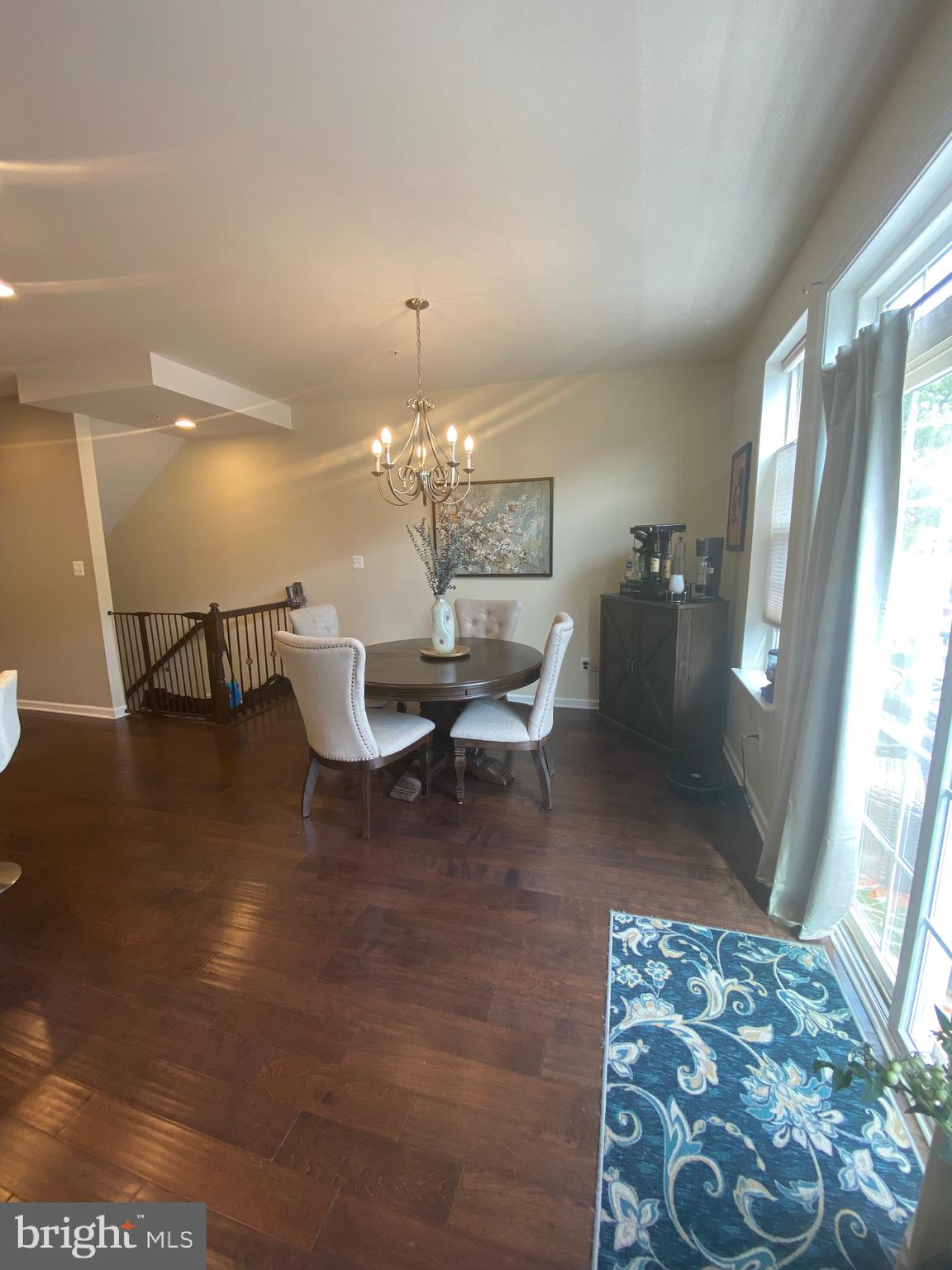 METRO POINTE - Residential