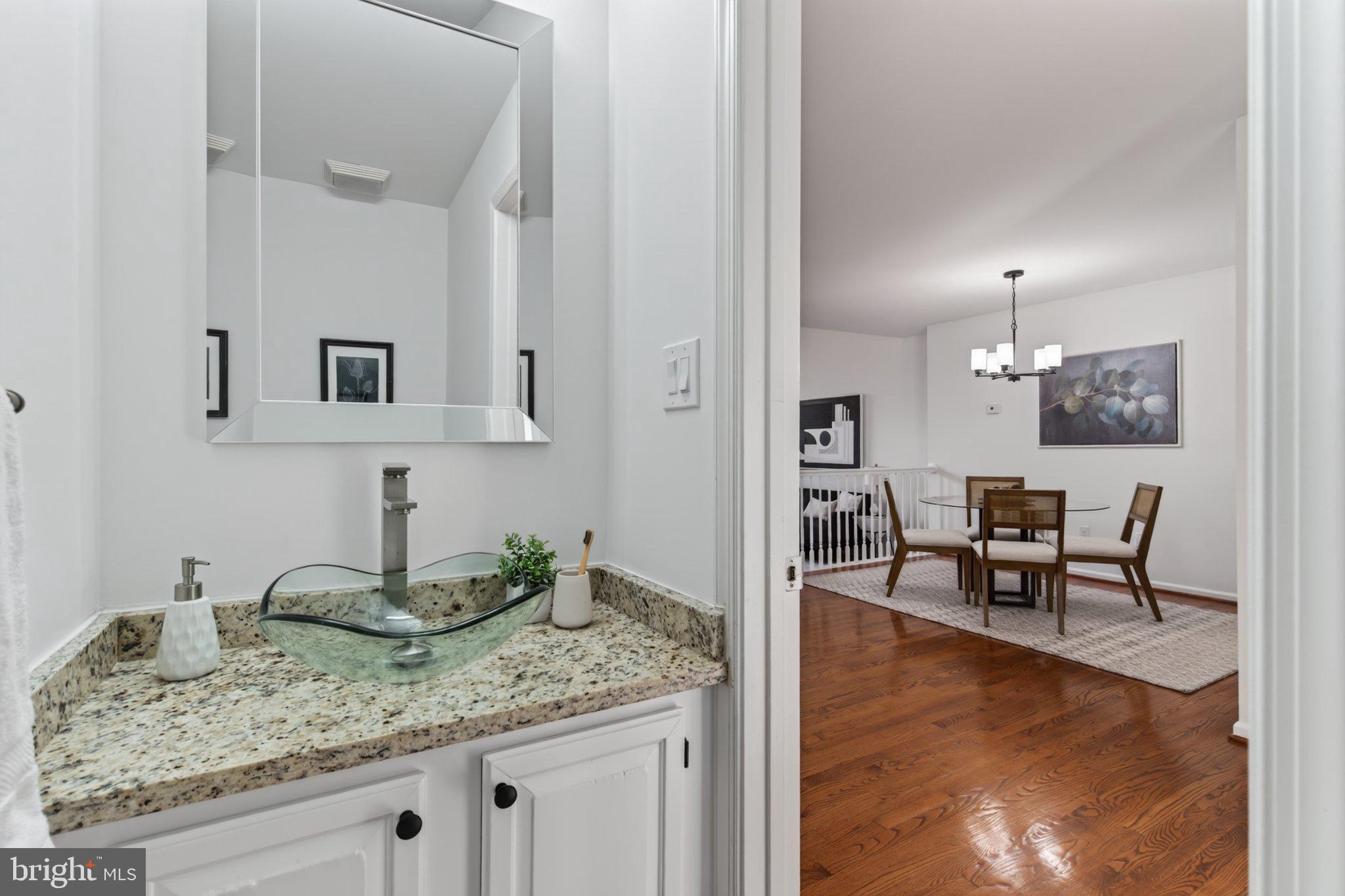 5124 WOODFORD DRIVE