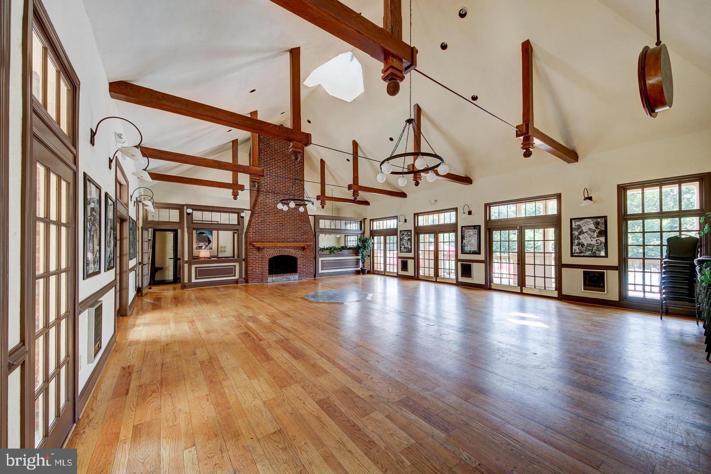5124 WOODFORD DRIVE