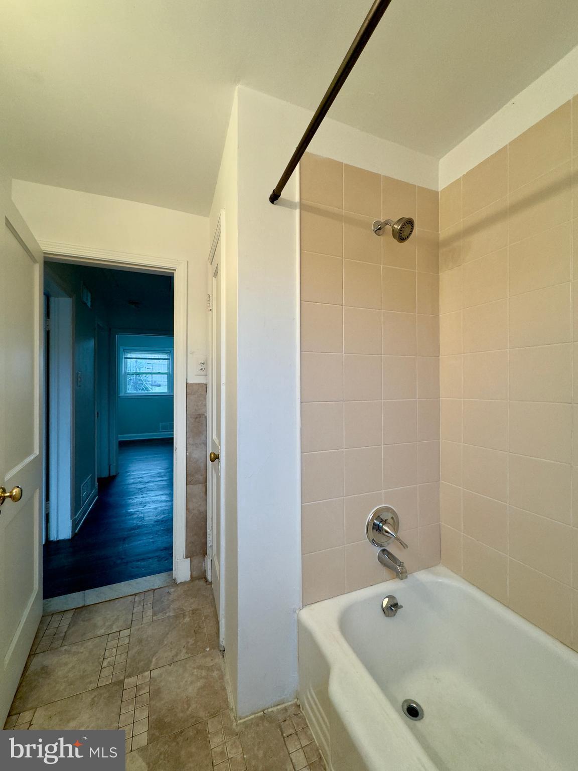 WOODLAWN - Residential Lease