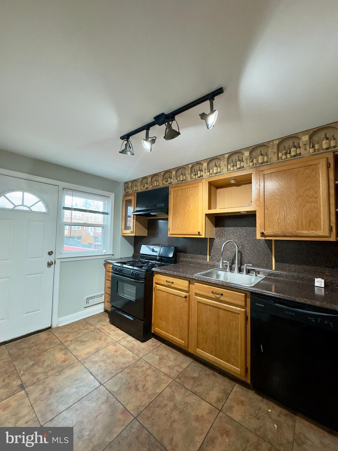 WOODLAWN - Residential Lease