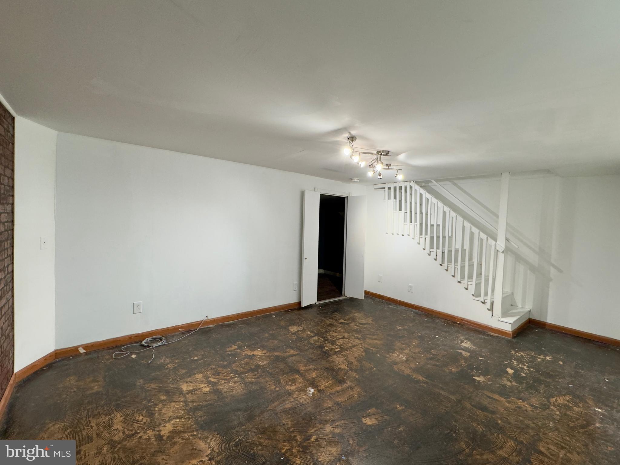 WOODLAWN - Residential Lease