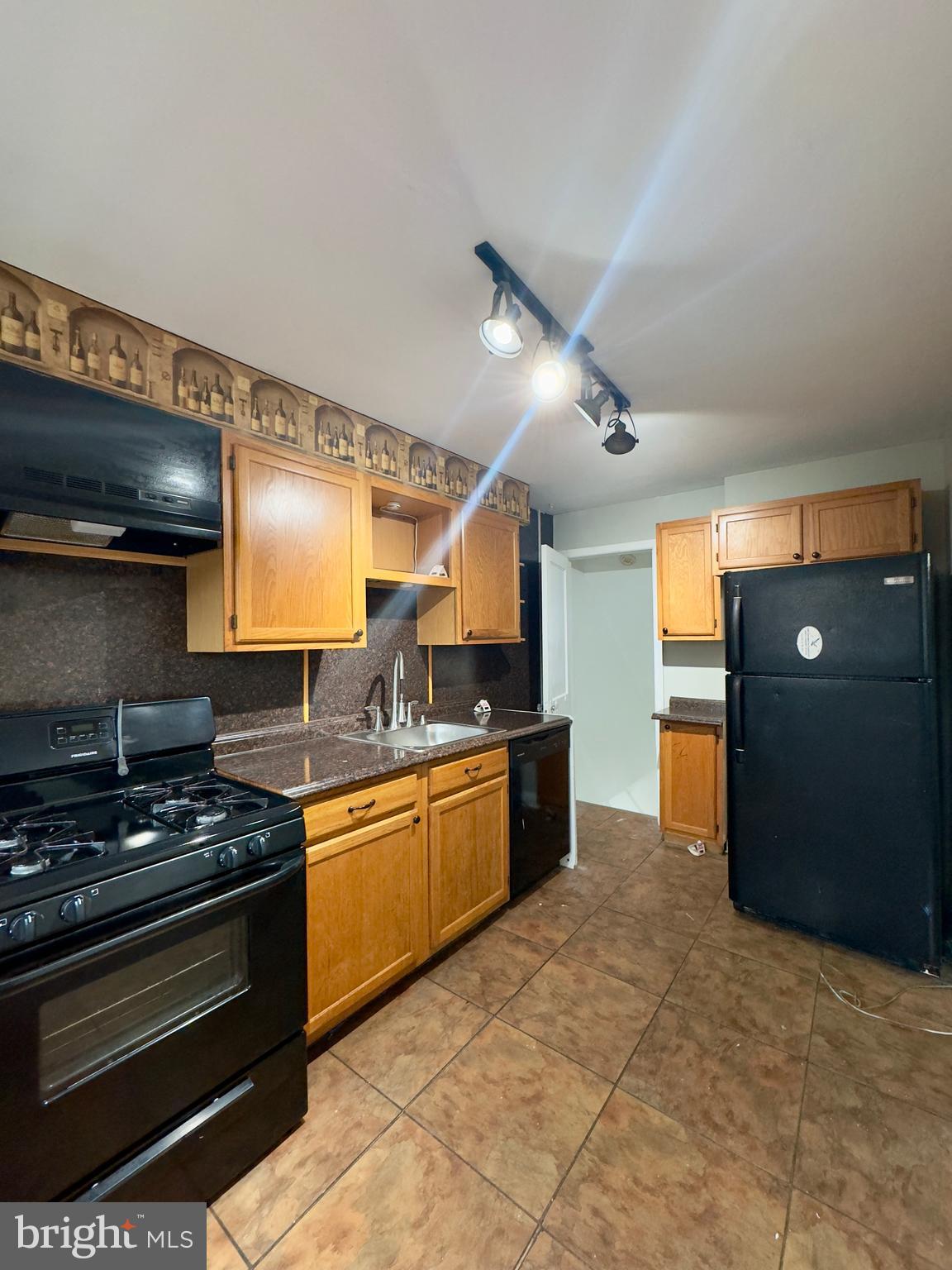 WOODLAWN - Residential Lease