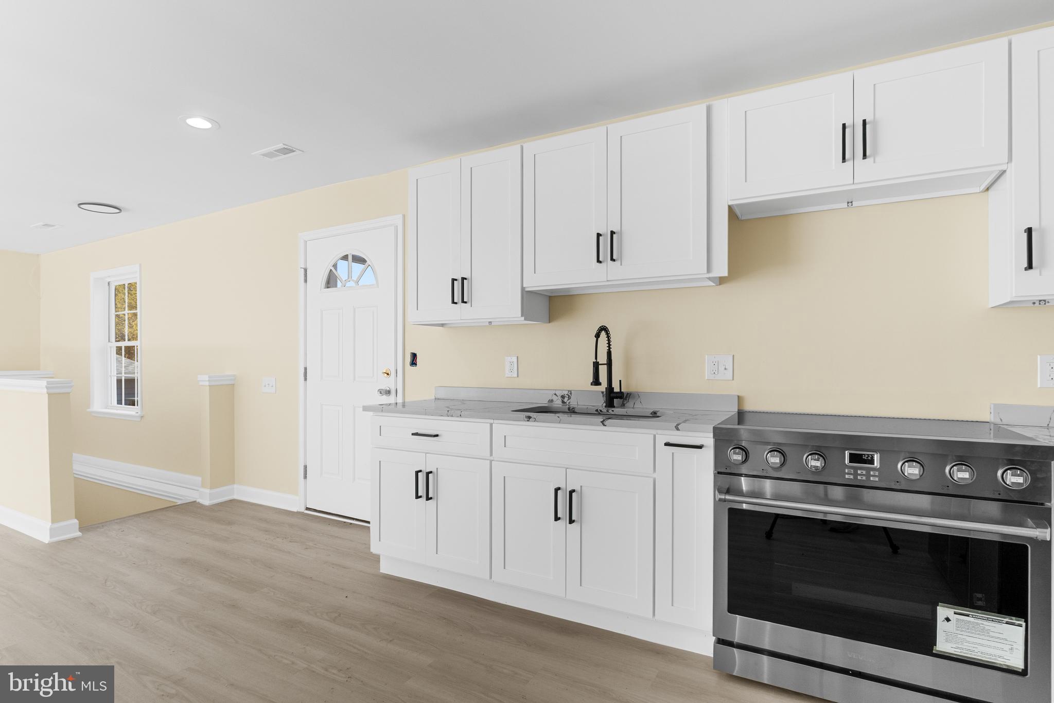 YORKTOWN - Residential