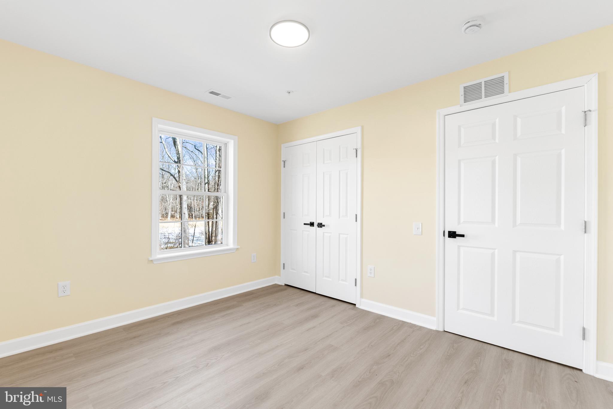 YORKTOWN - Residential