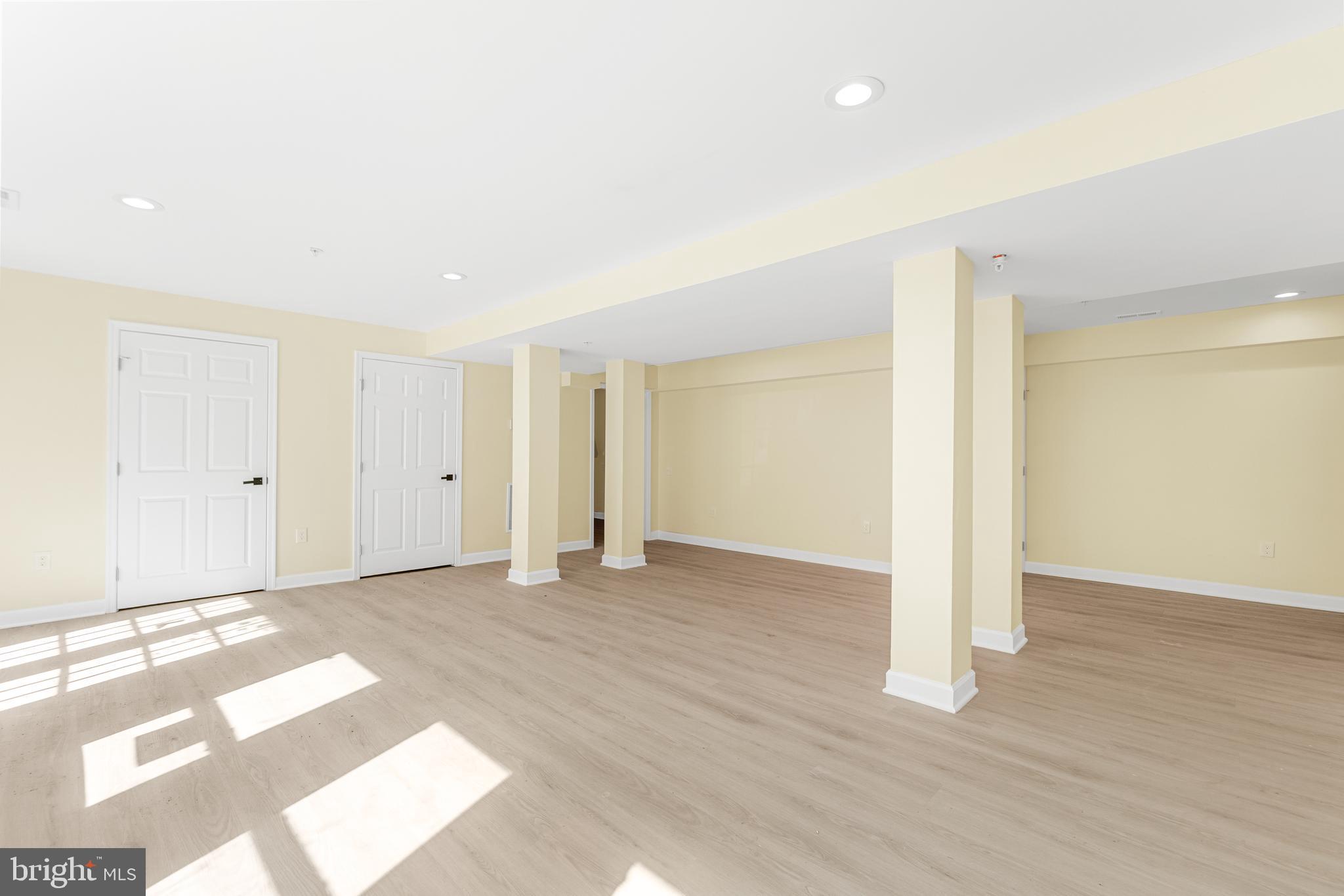 YORKTOWN - Residential