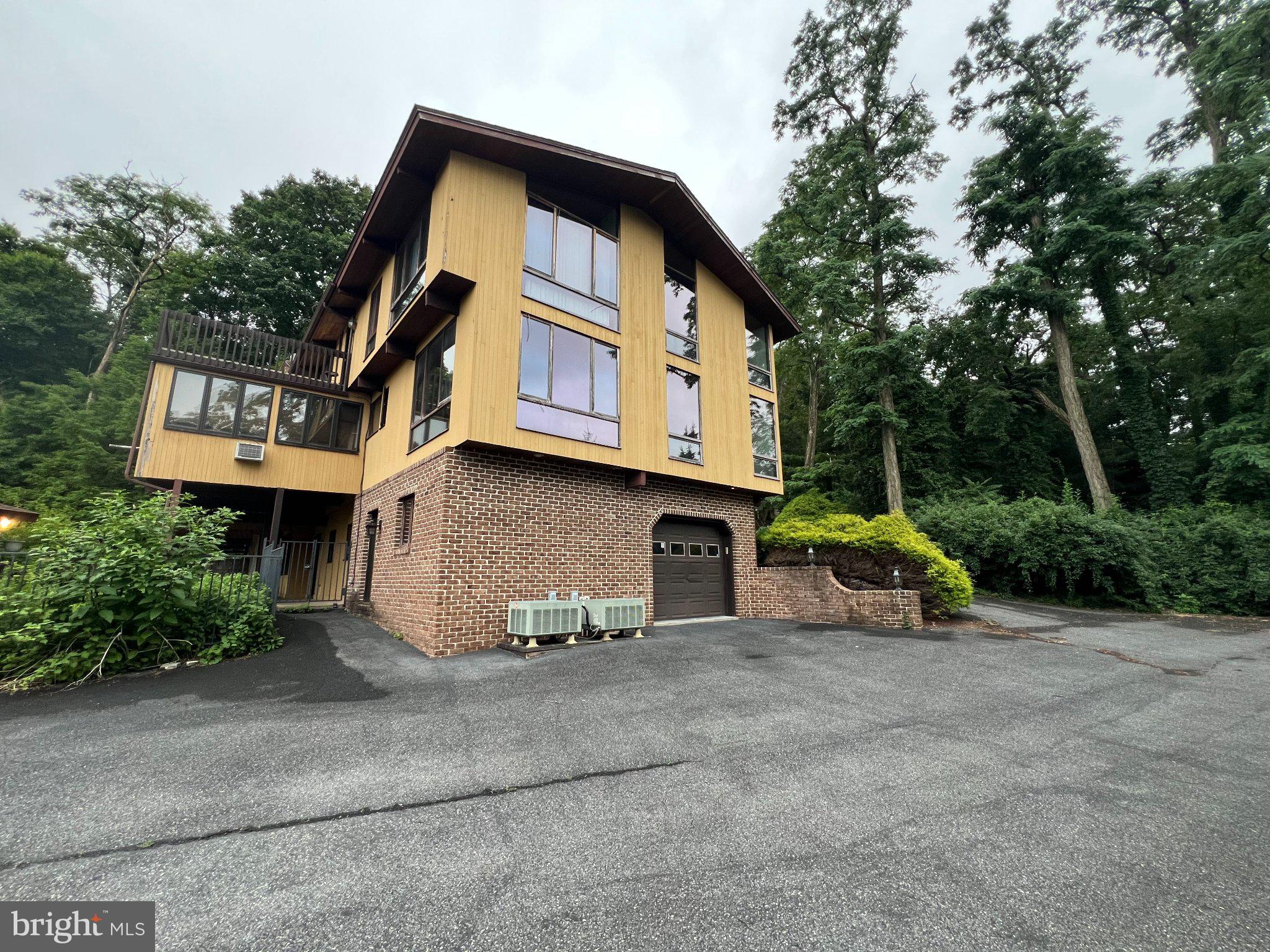 125 GRANDVIEW BOULEVARD