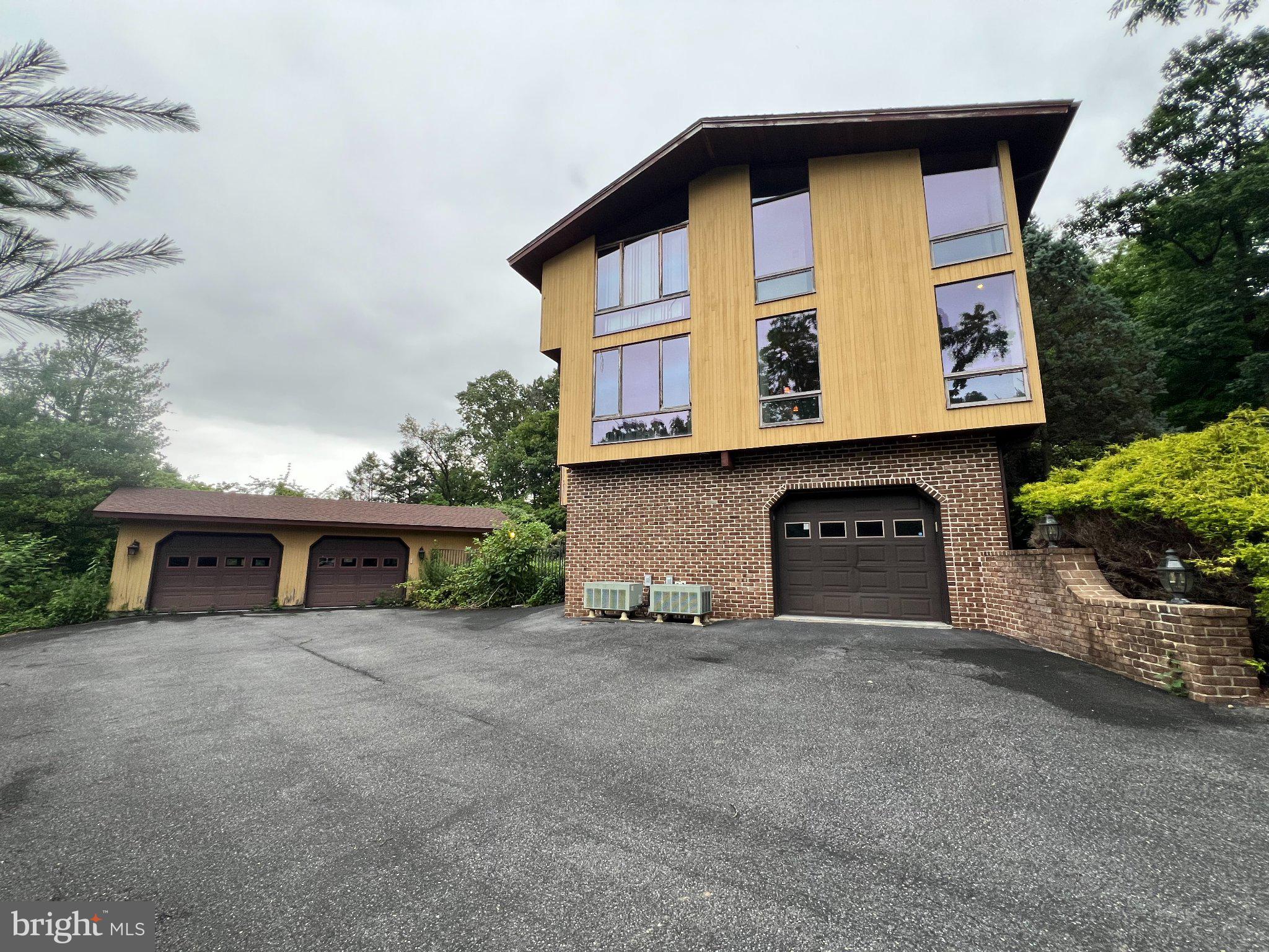125 GRANDVIEW BOULEVARD