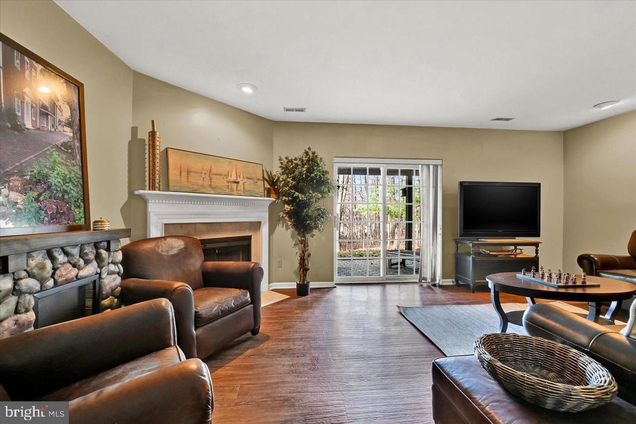 MAYS CHAPEL NORTH - Residential Lease