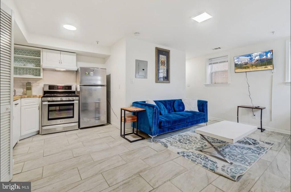Photo of 623 5th Street NE #6, WASHINGTON, DC 20002 (MLS # DCDC2225012)