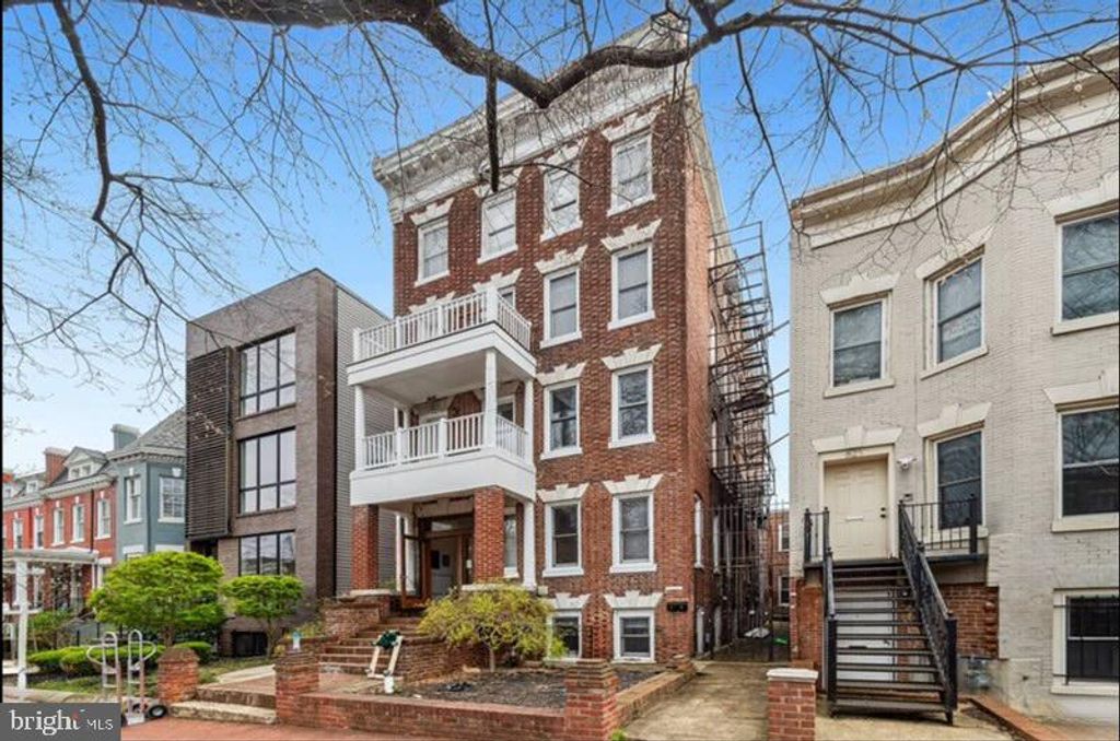 Photo of 623 5th Street NE #6, WASHINGTON, DC 20002 (MLS # DCDC2225012)