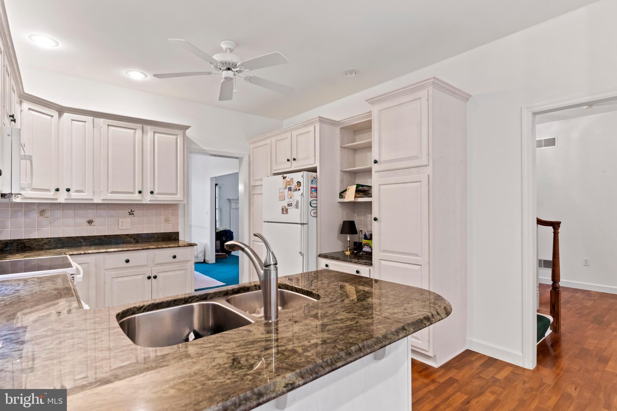 536 BRIDGEVIEW DRIVE