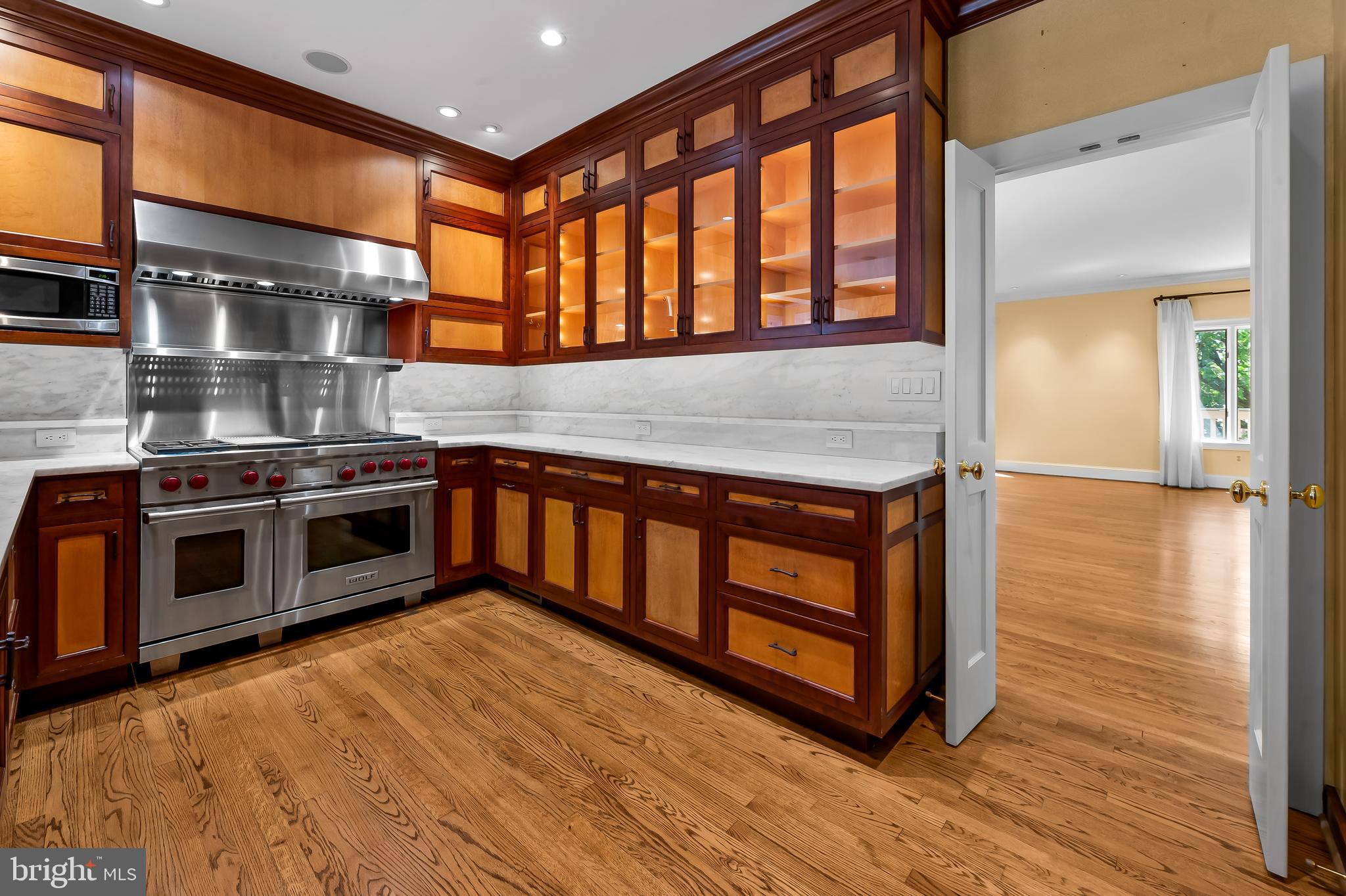 NORTH ROLAND PARK - Residential