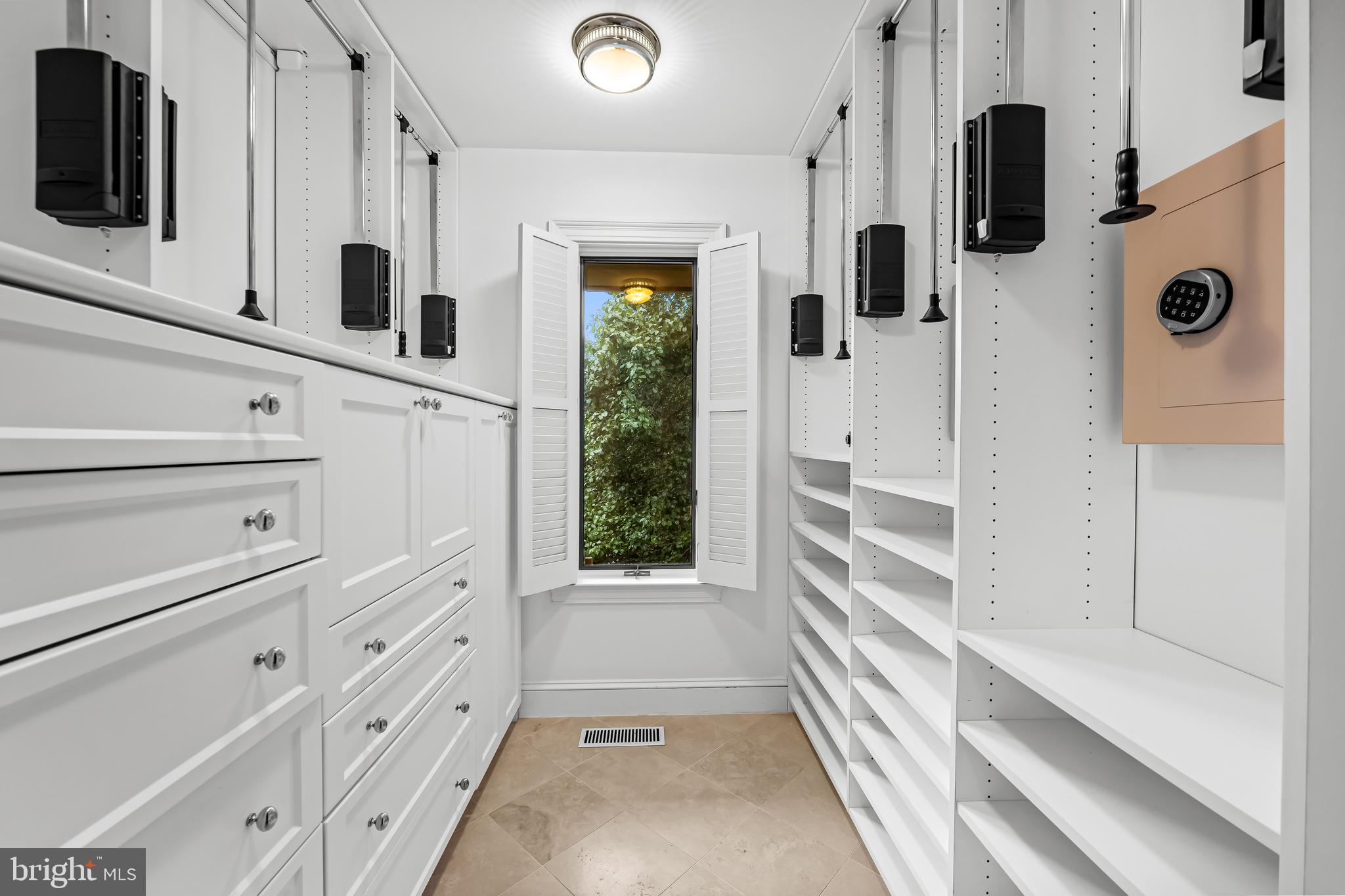 NORTH ROLAND PARK - Residential