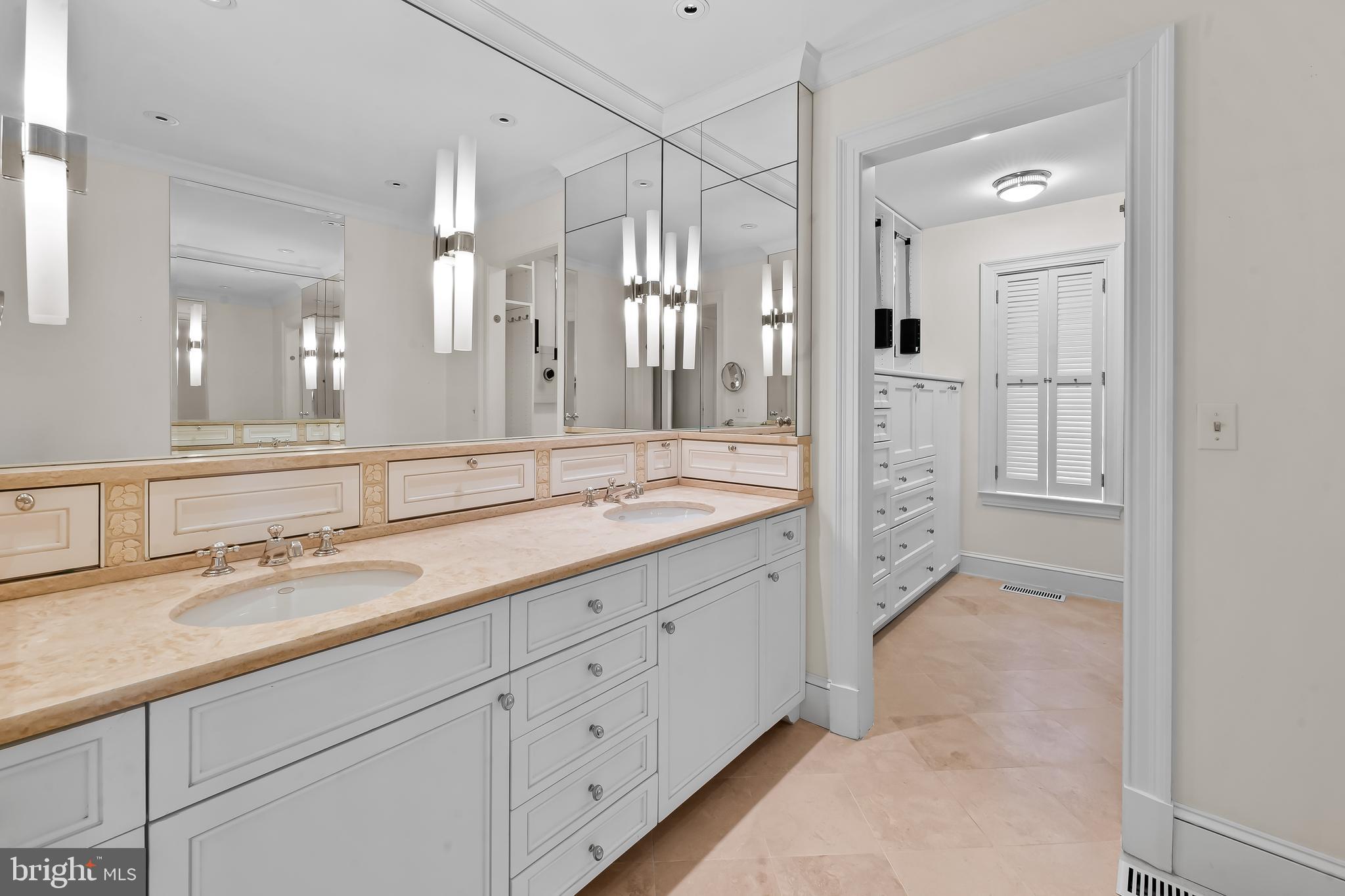NORTH ROLAND PARK - Residential