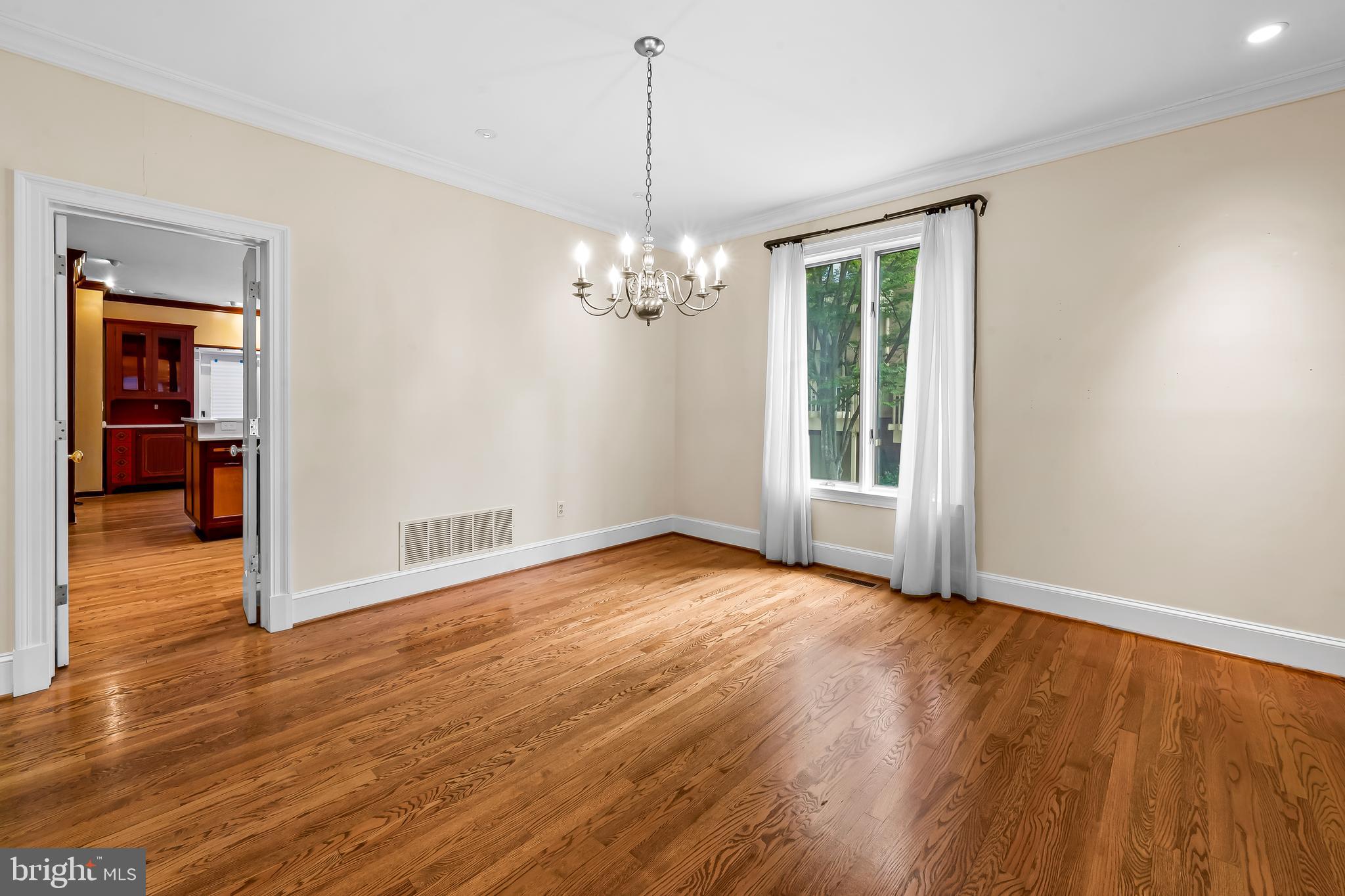 NORTH ROLAND PARK - Residential