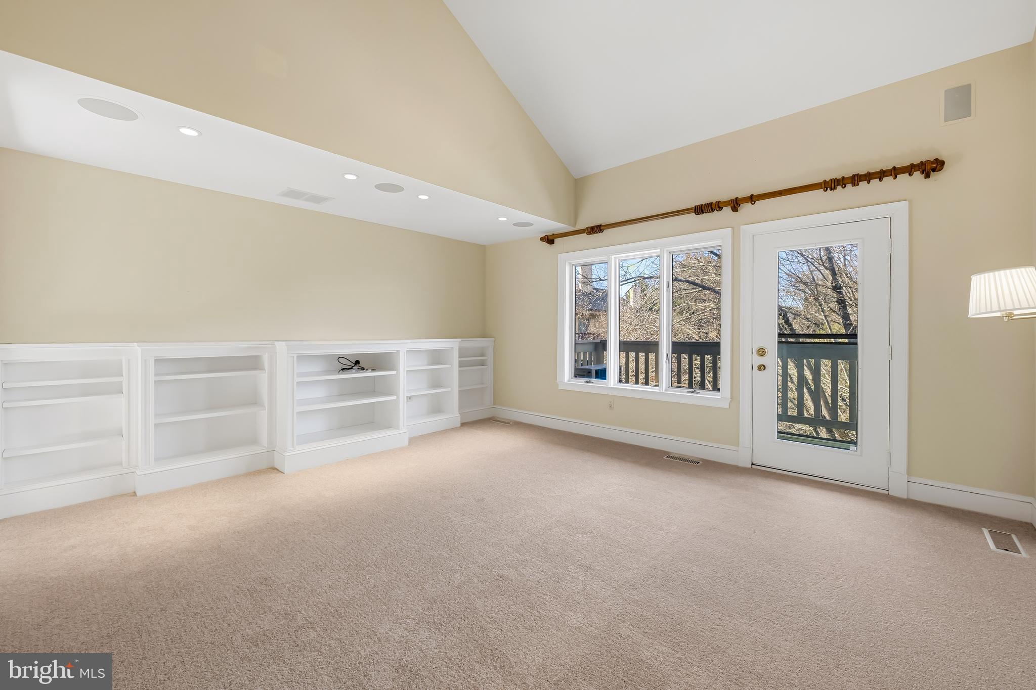 NORTH ROLAND PARK - Residential