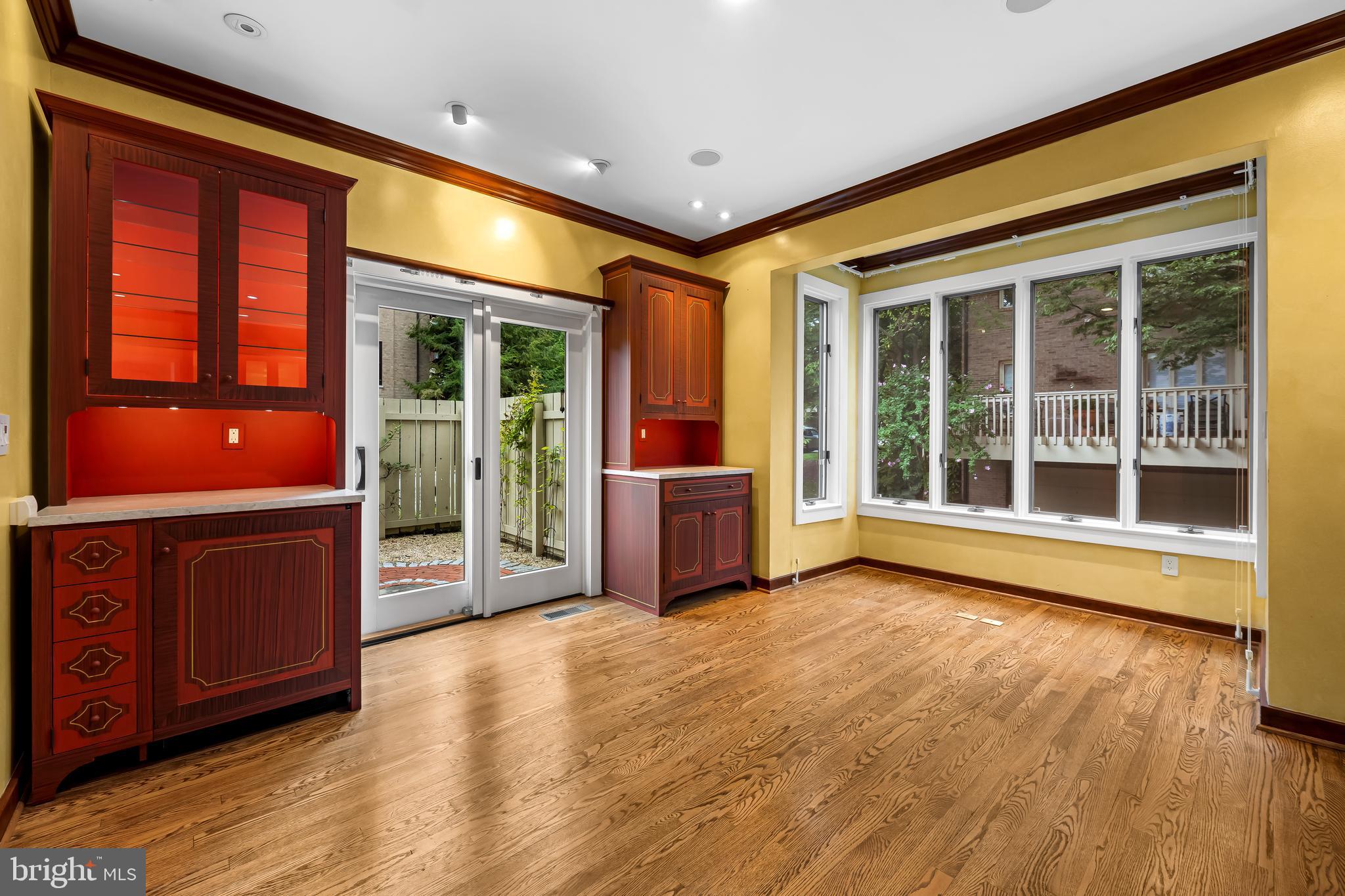 NORTH ROLAND PARK - Residential