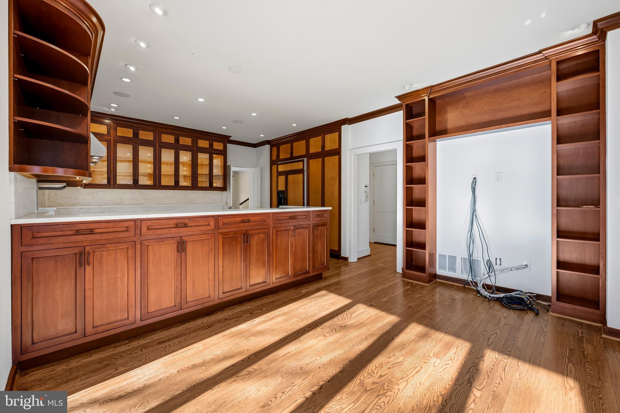 NORTH ROLAND PARK - Residential