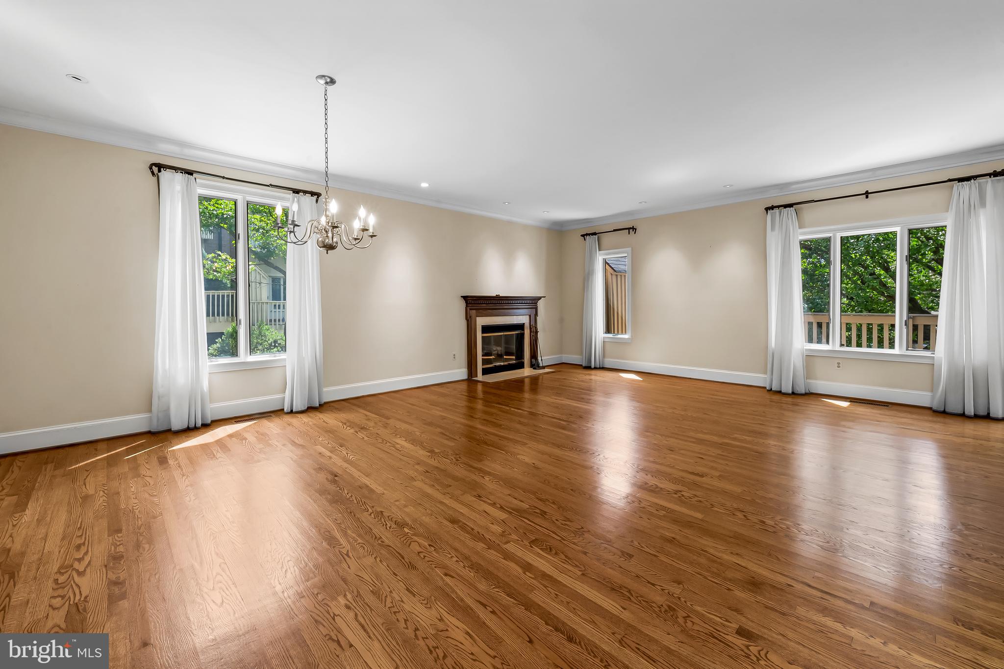 NORTH ROLAND PARK - Residential