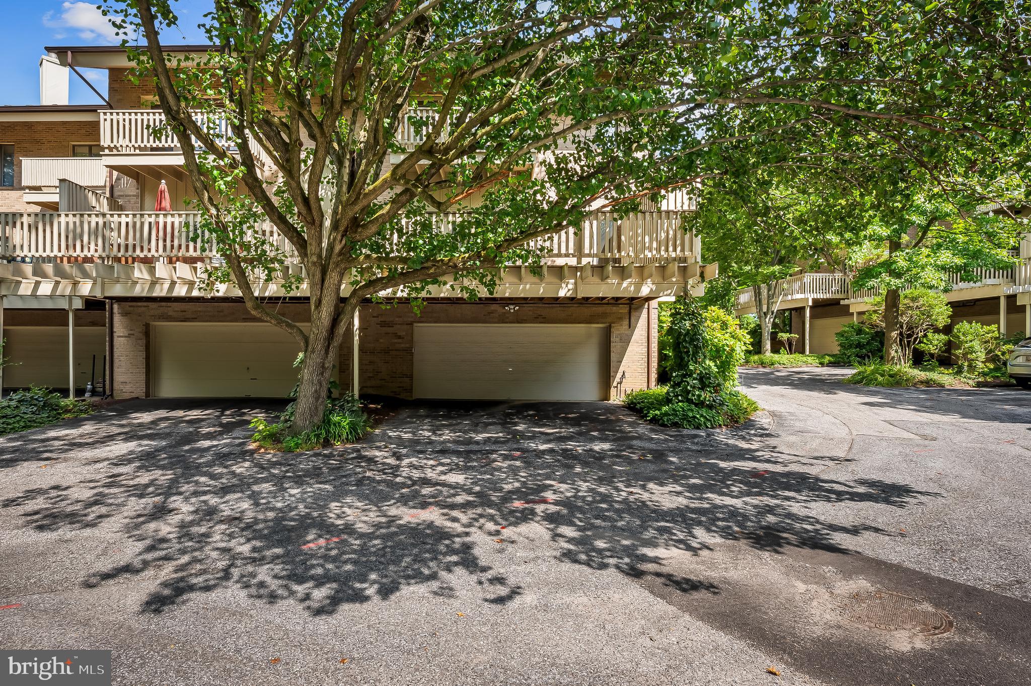 NORTH ROLAND PARK - Residential