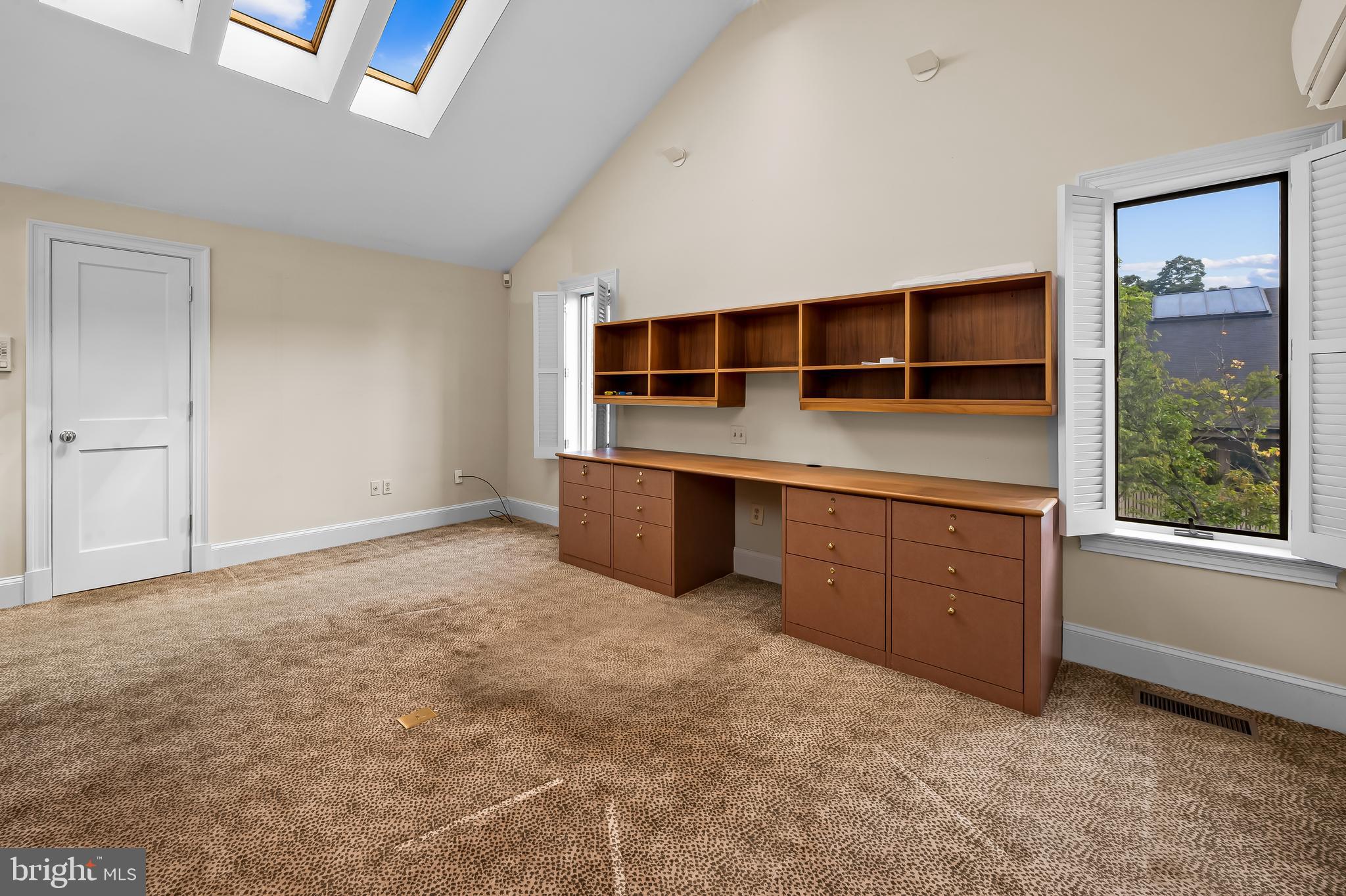 NORTH ROLAND PARK - Residential