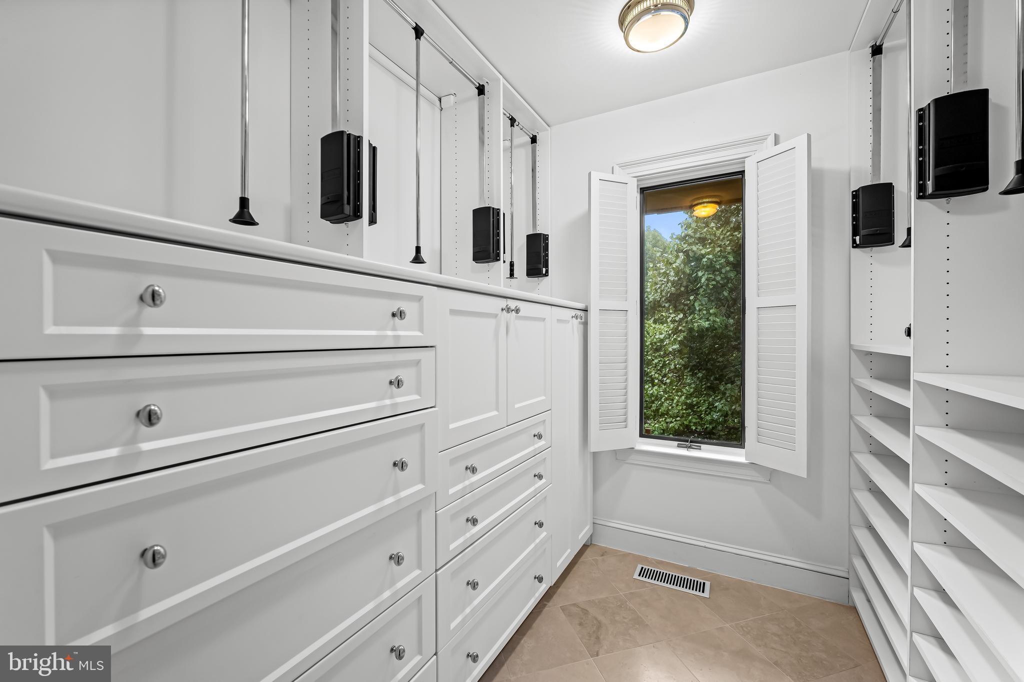 NORTH ROLAND PARK - Residential