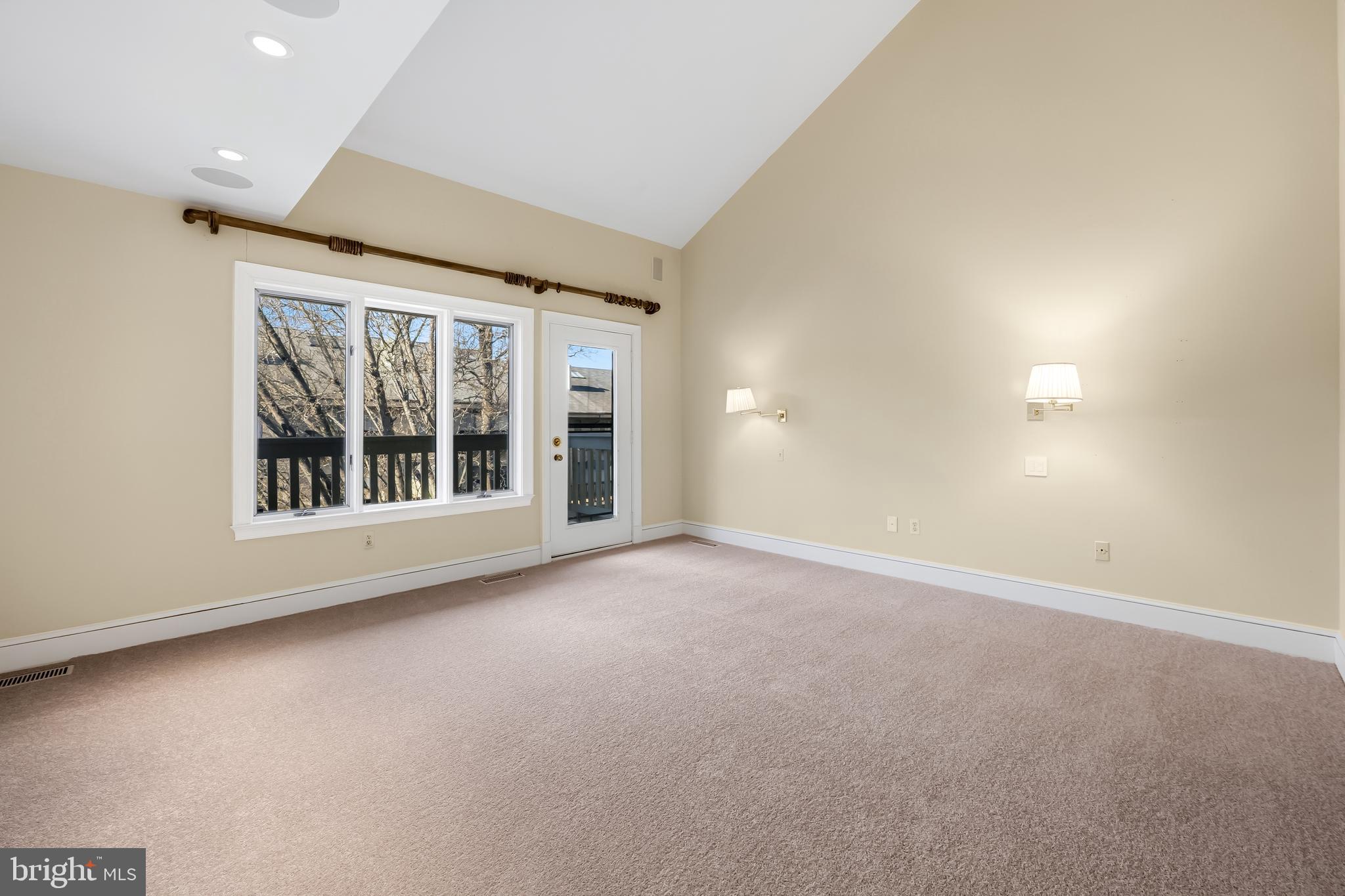NORTH ROLAND PARK - Residential