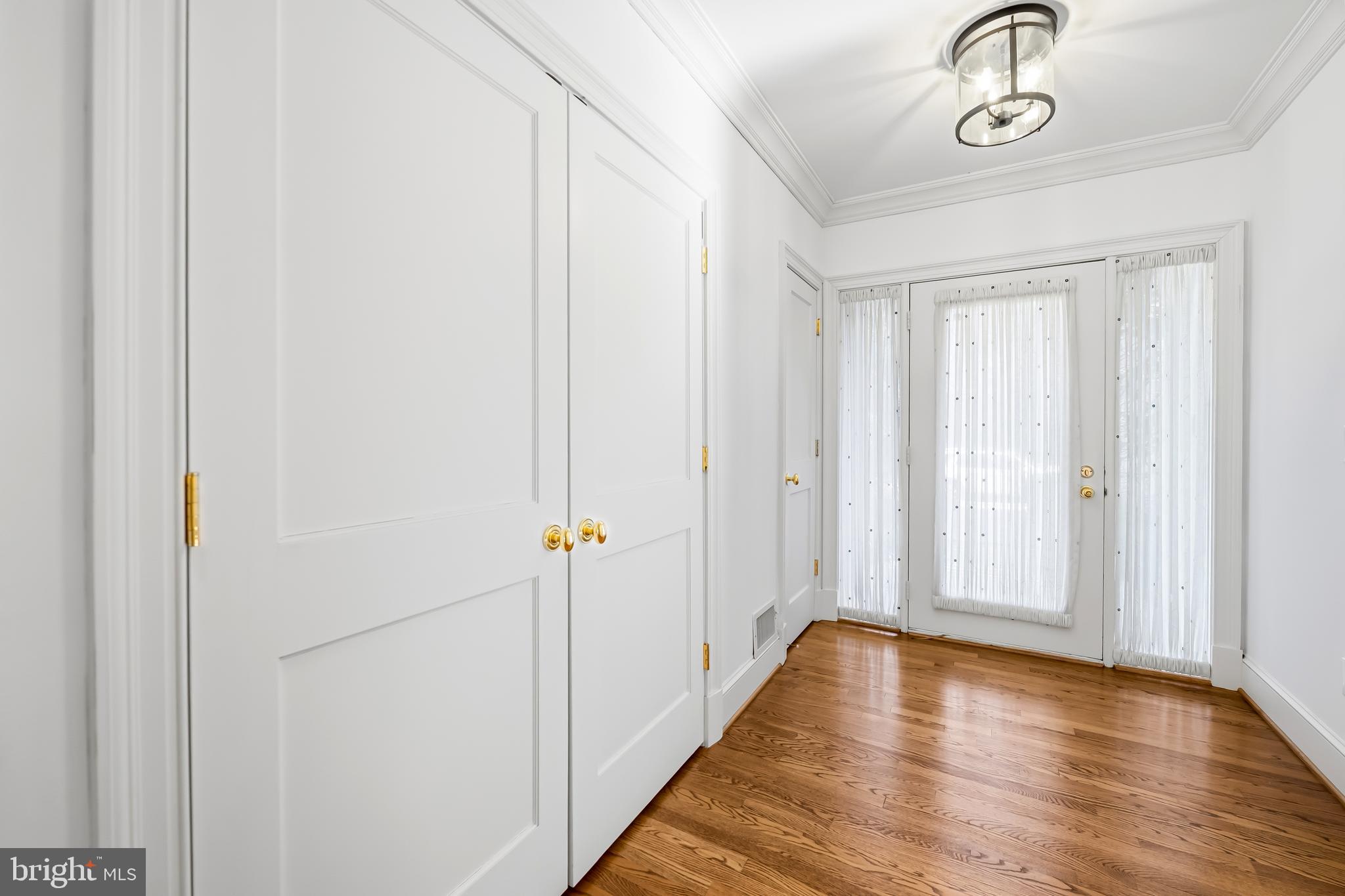 NORTH ROLAND PARK - Residential