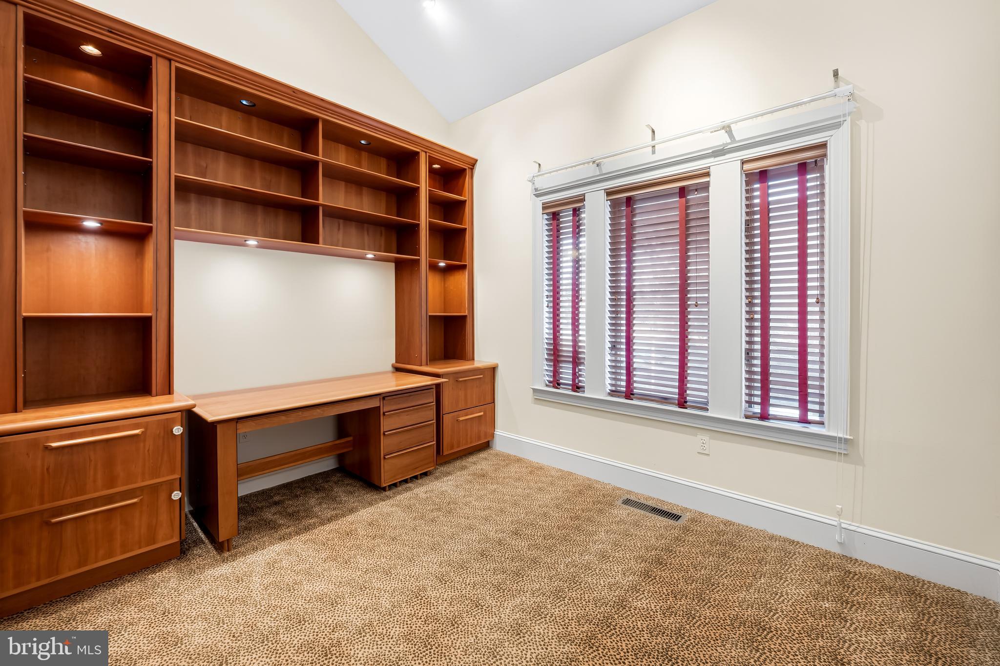 NORTH ROLAND PARK - Residential