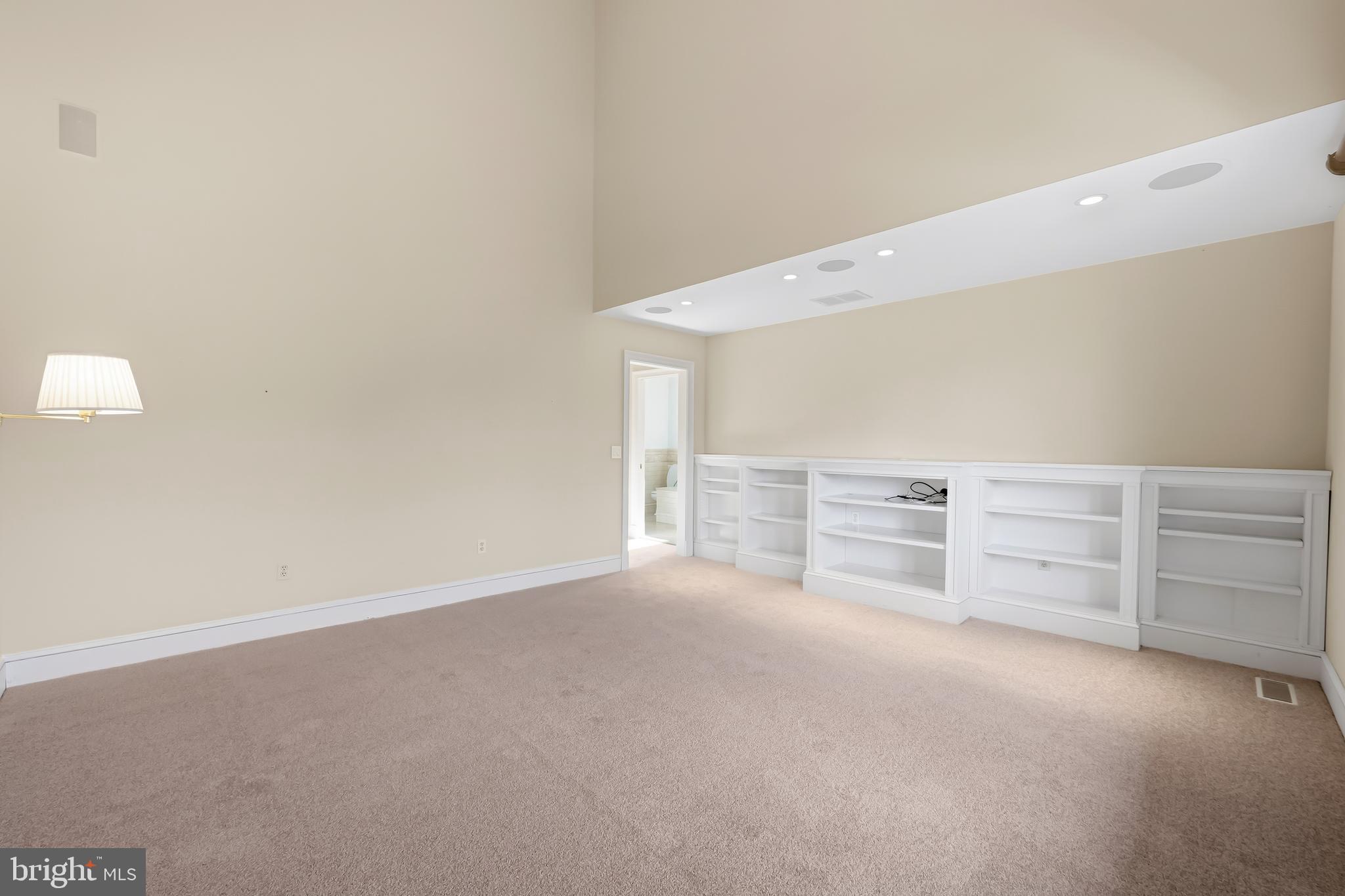 NORTH ROLAND PARK - Residential