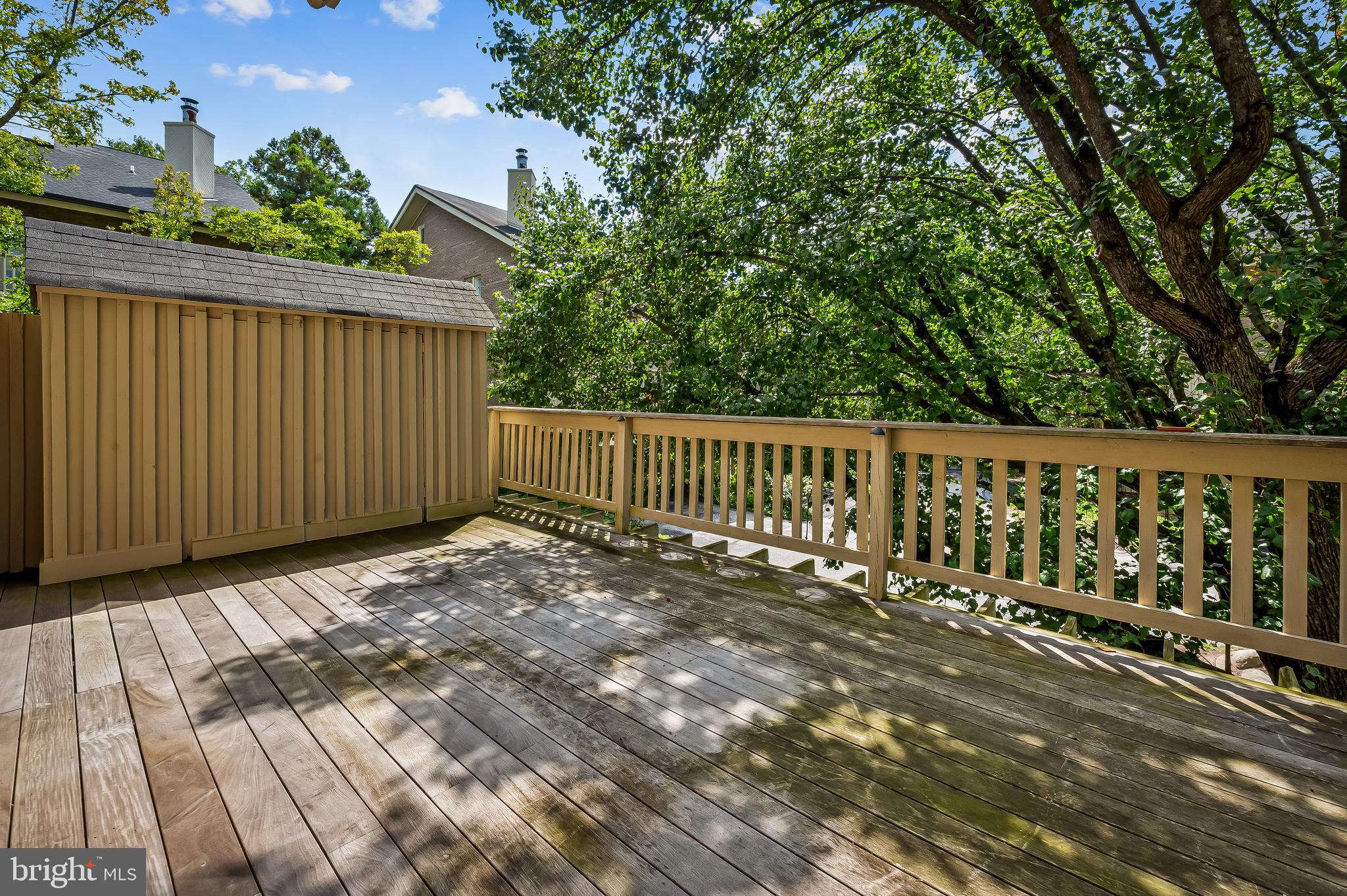 NORTH ROLAND PARK - Residential