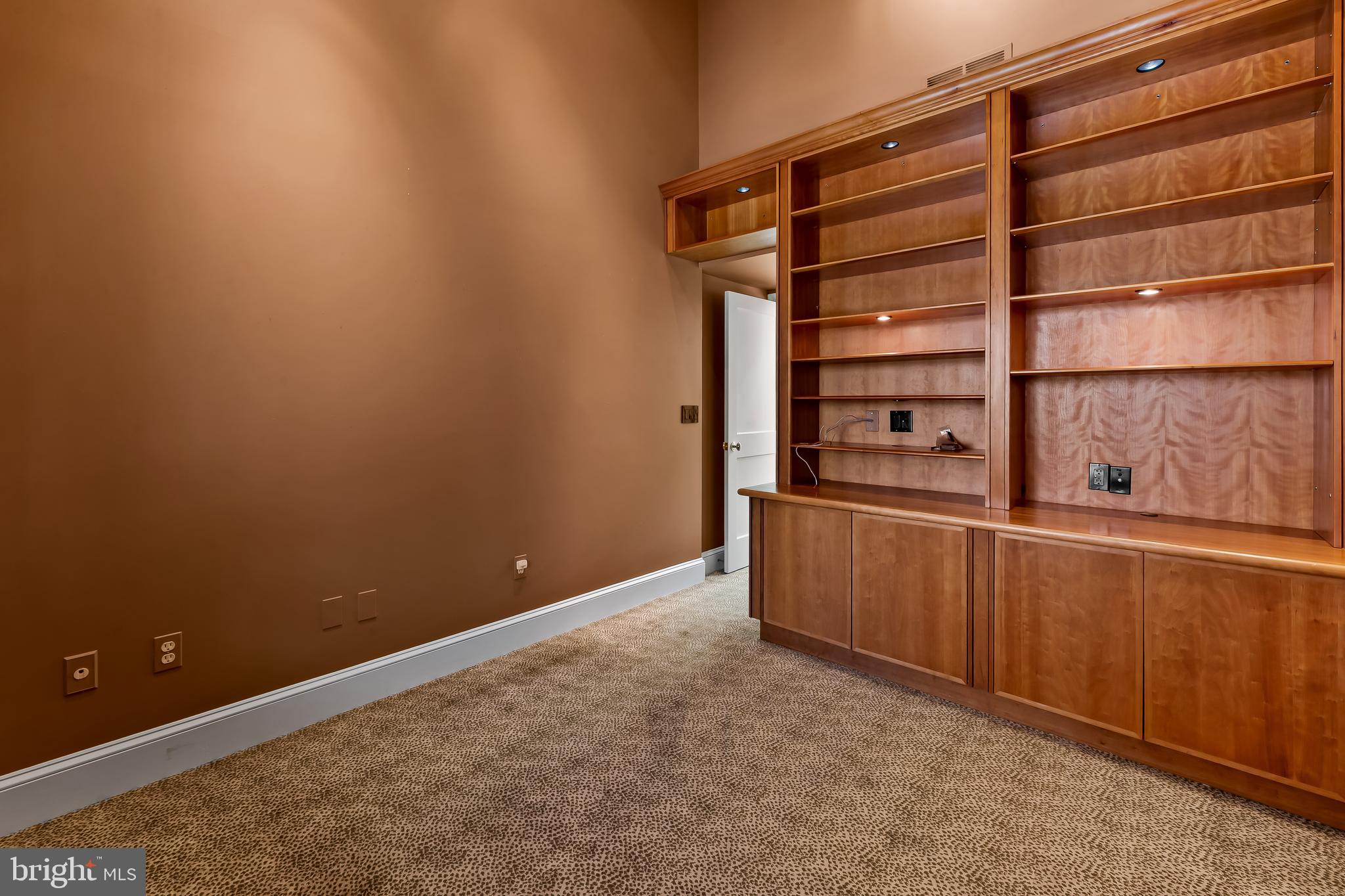 NORTH ROLAND PARK - Residential