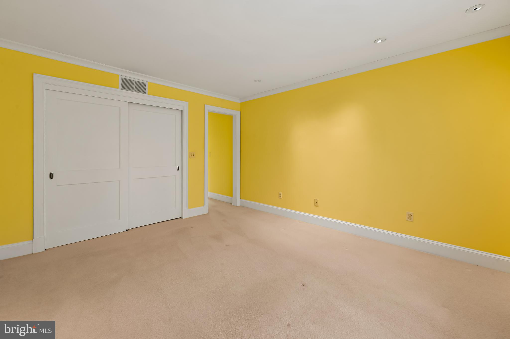 NORTH ROLAND PARK - Residential