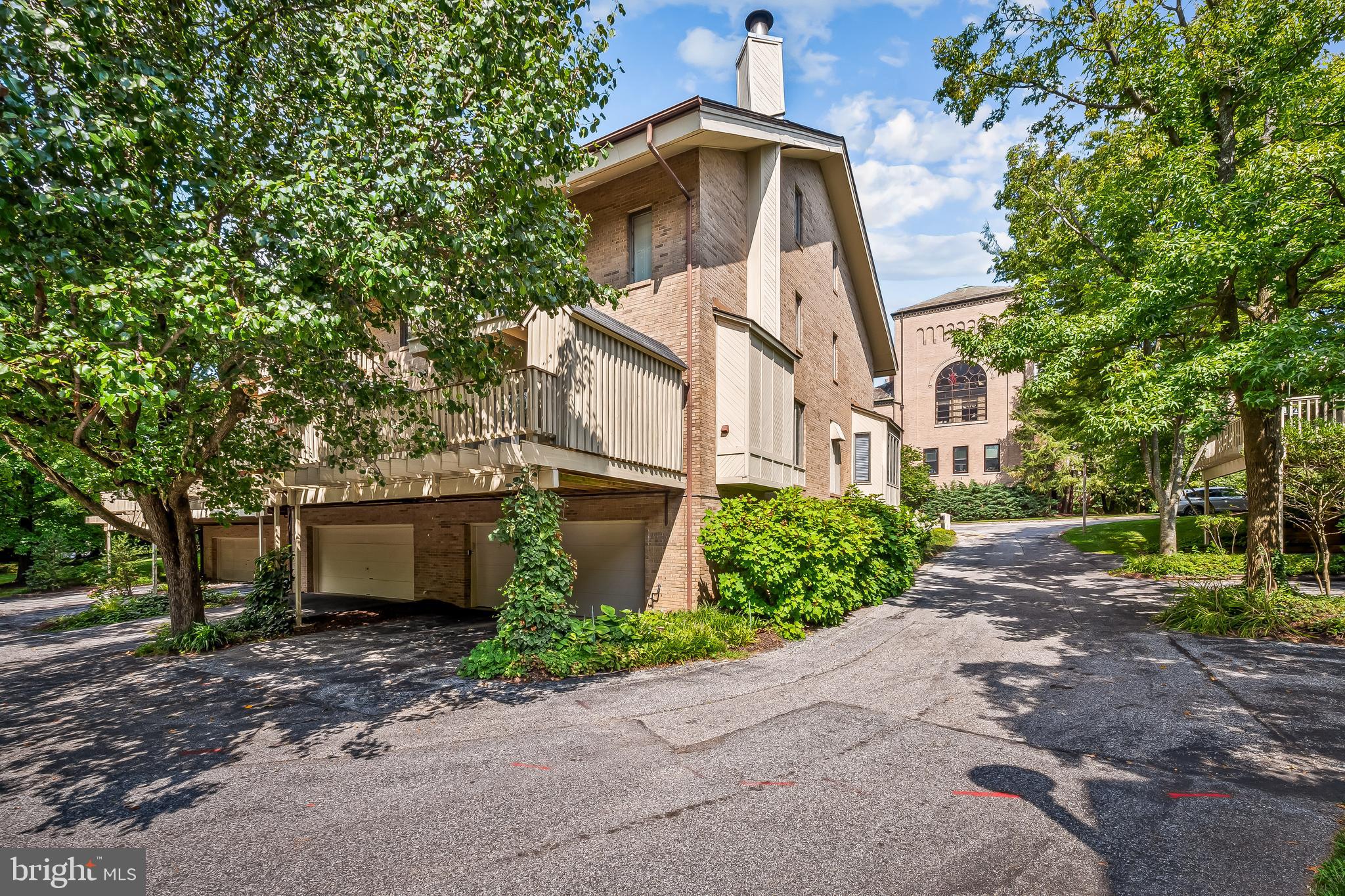 NORTH ROLAND PARK - Residential