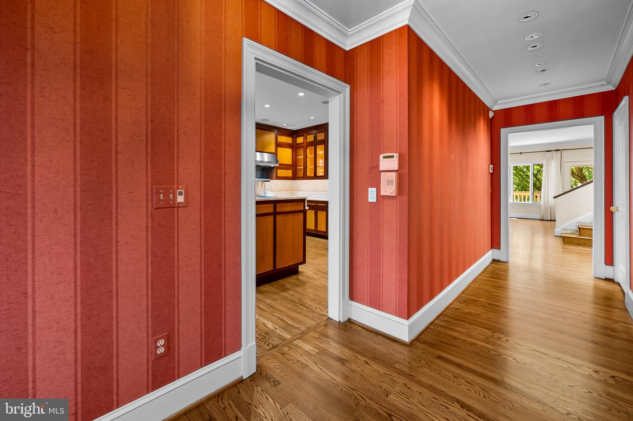 NORTH ROLAND PARK - Residential