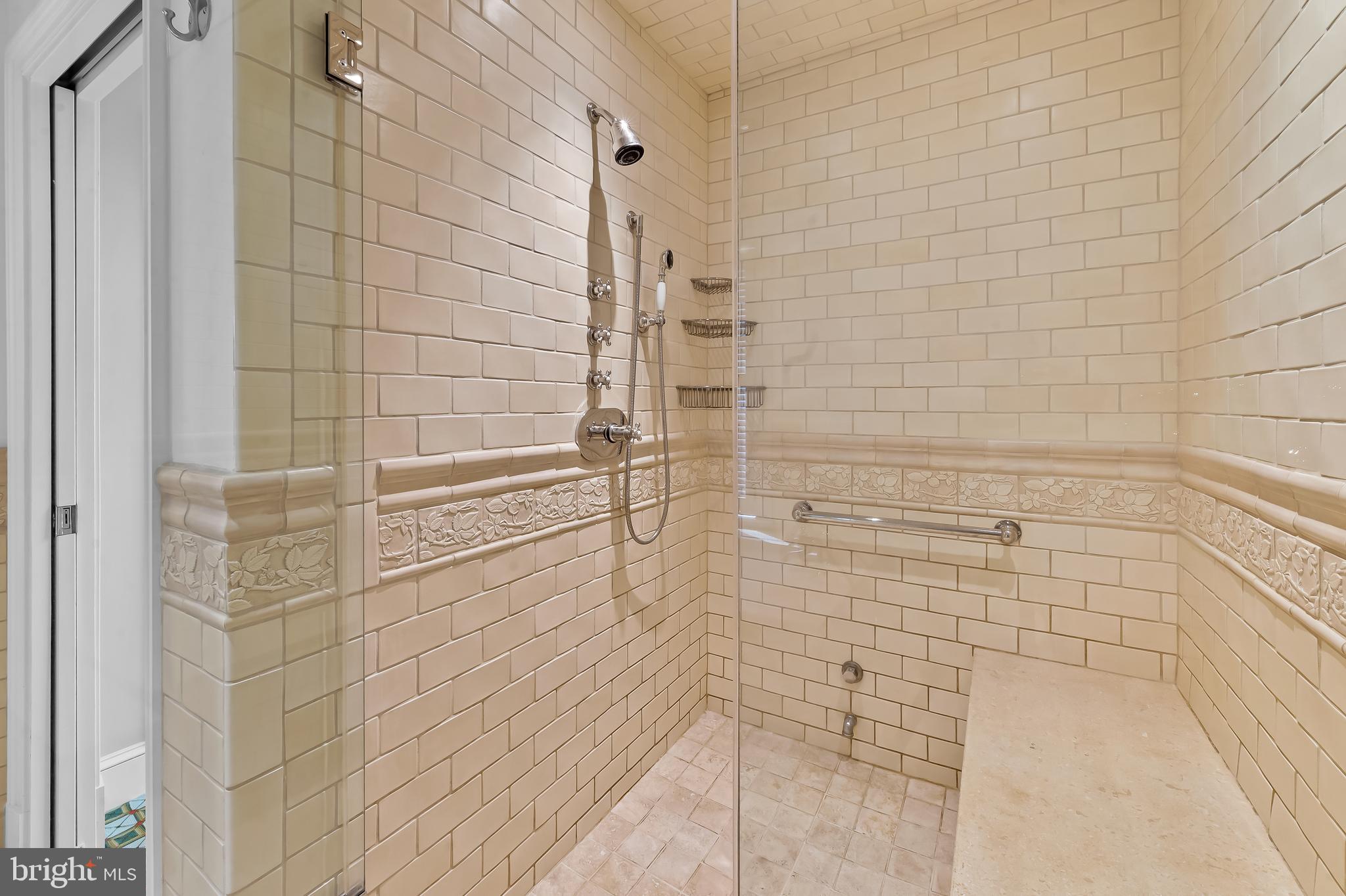 NORTH ROLAND PARK - Residential