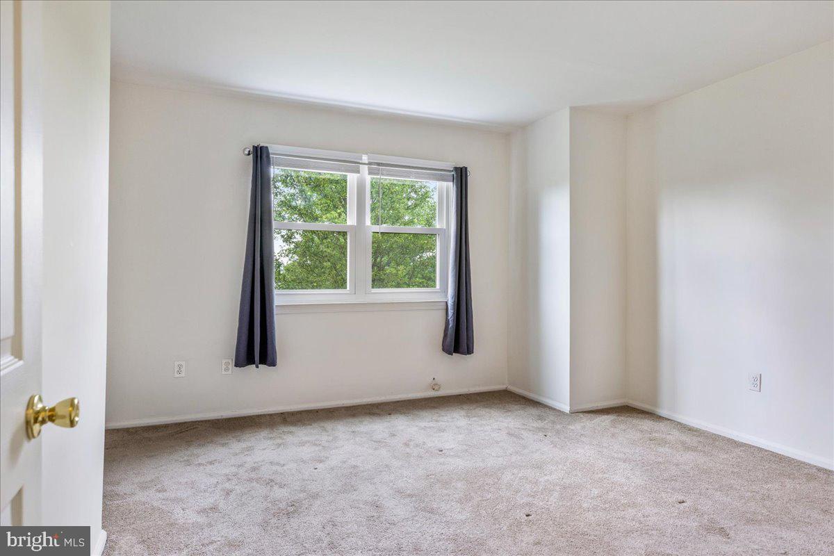 SANATOGA VIL - Residential