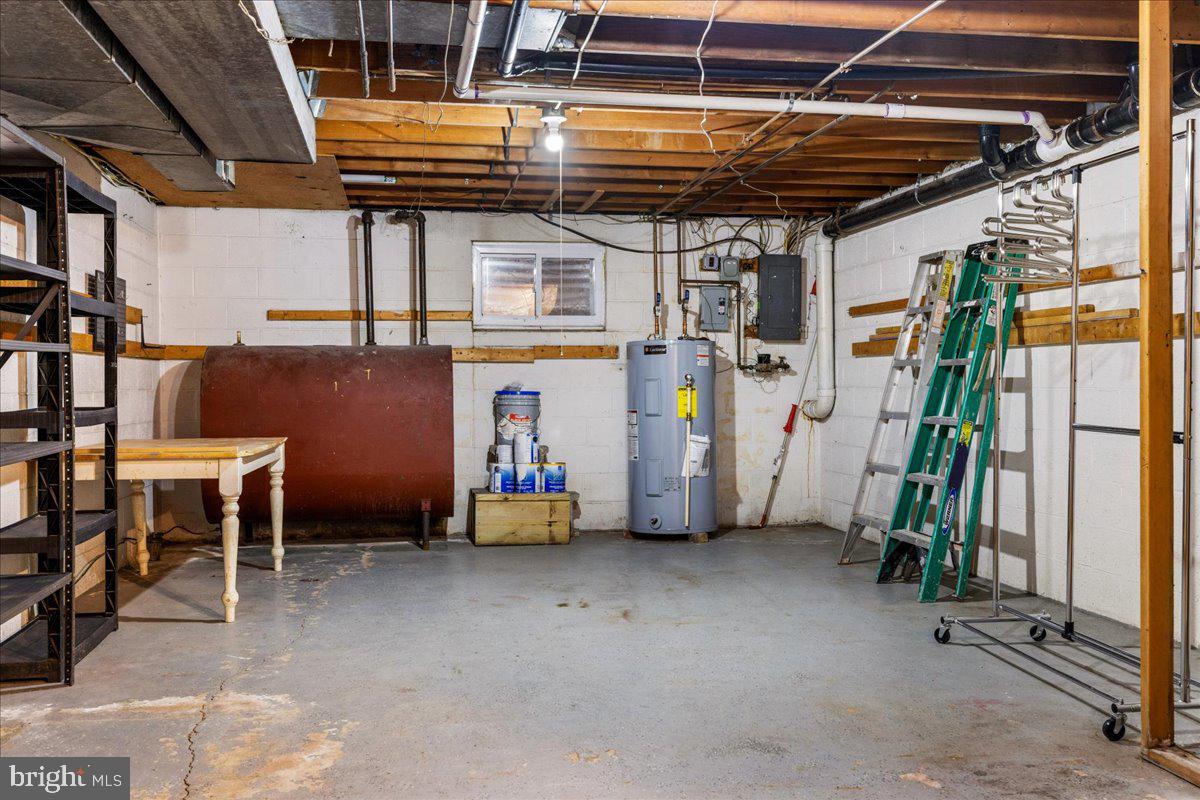 SANATOGA VIL - Residential