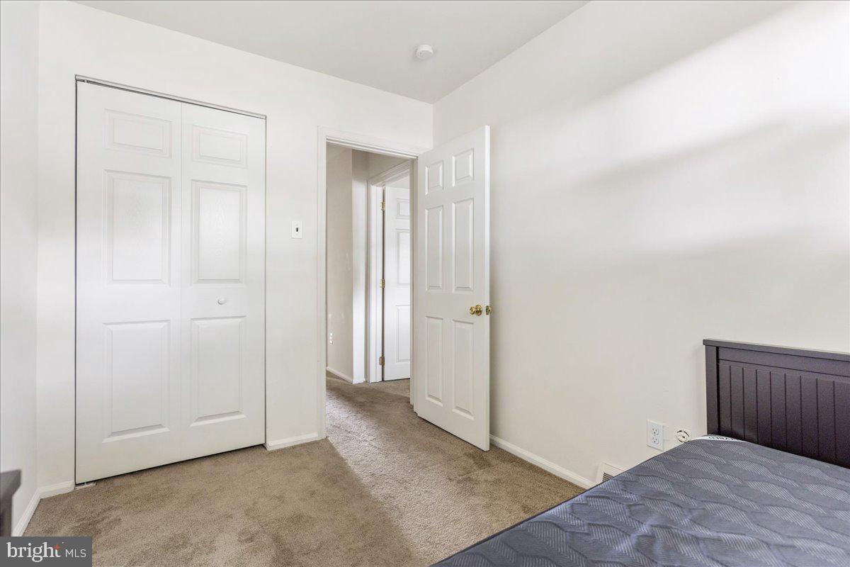 SANATOGA VIL - Residential