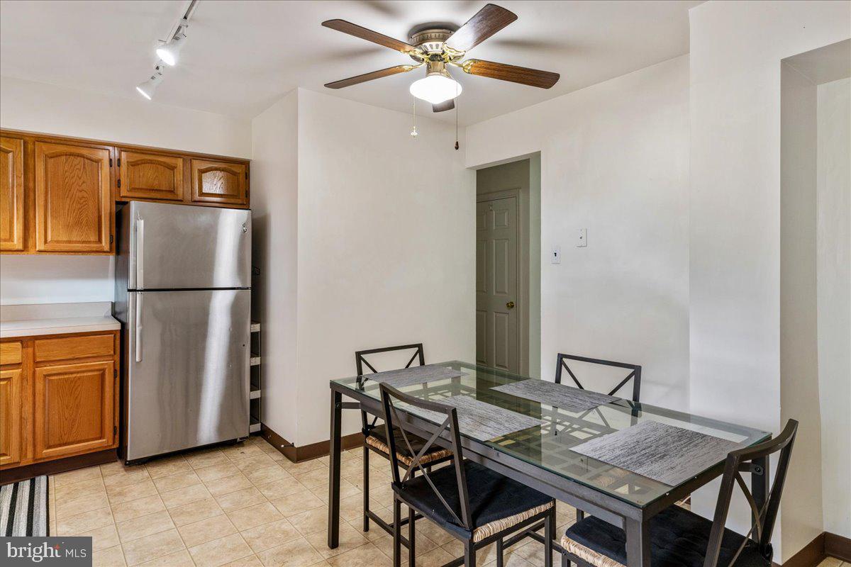 SANATOGA VIL - Residential