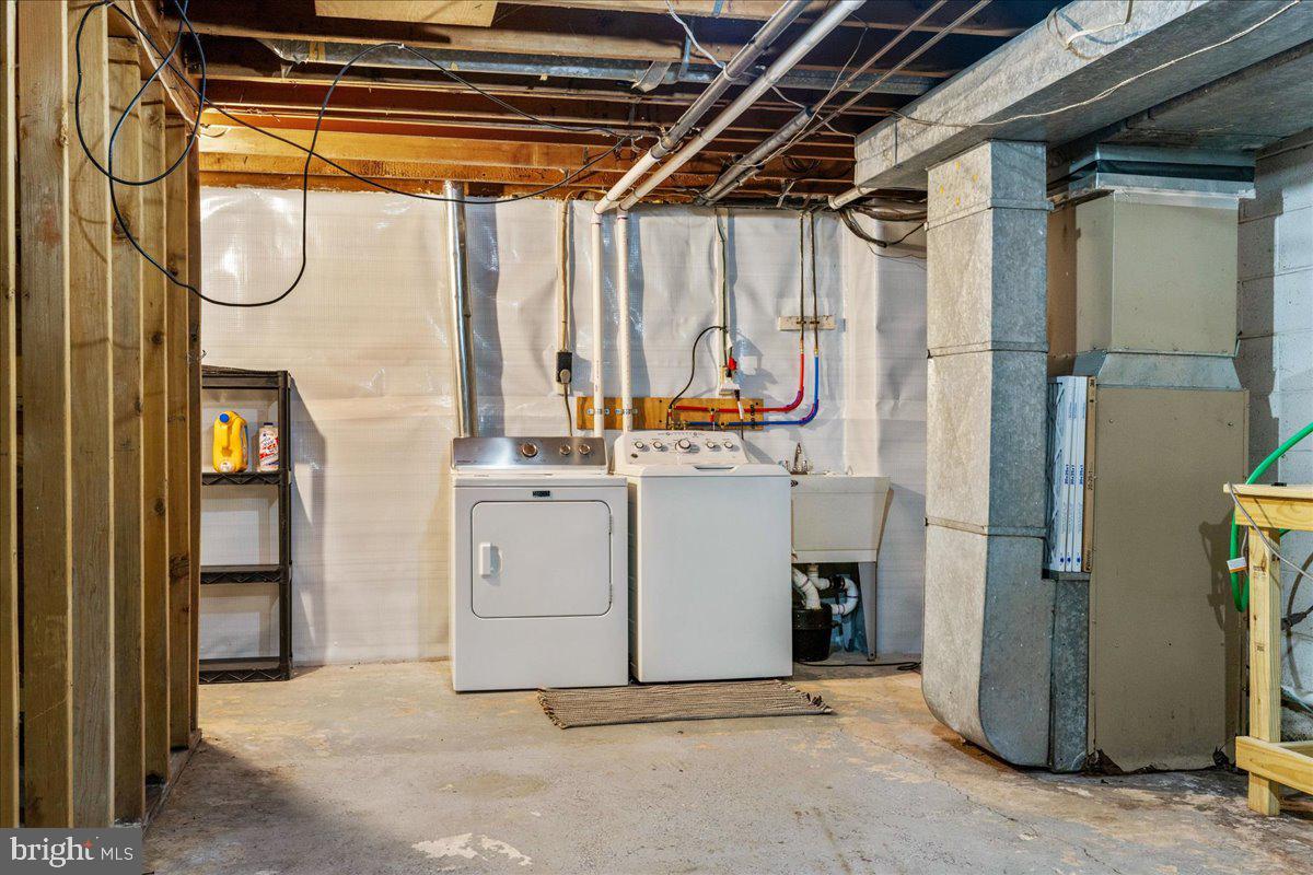 SANATOGA VIL - Residential