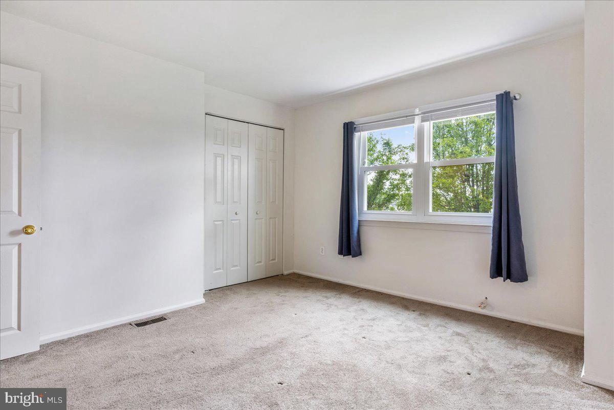 SANATOGA VIL - Residential